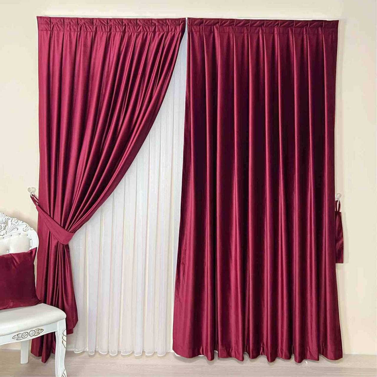 Velvet plain curtains, red color