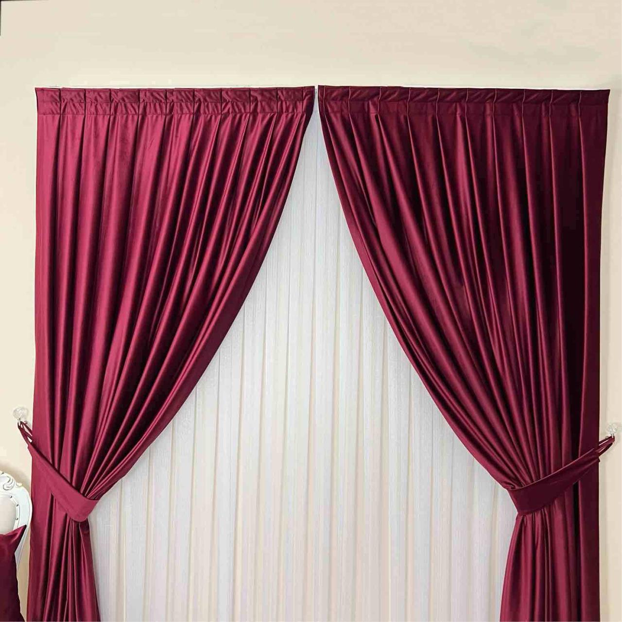 Velvet plain curtains, red color
