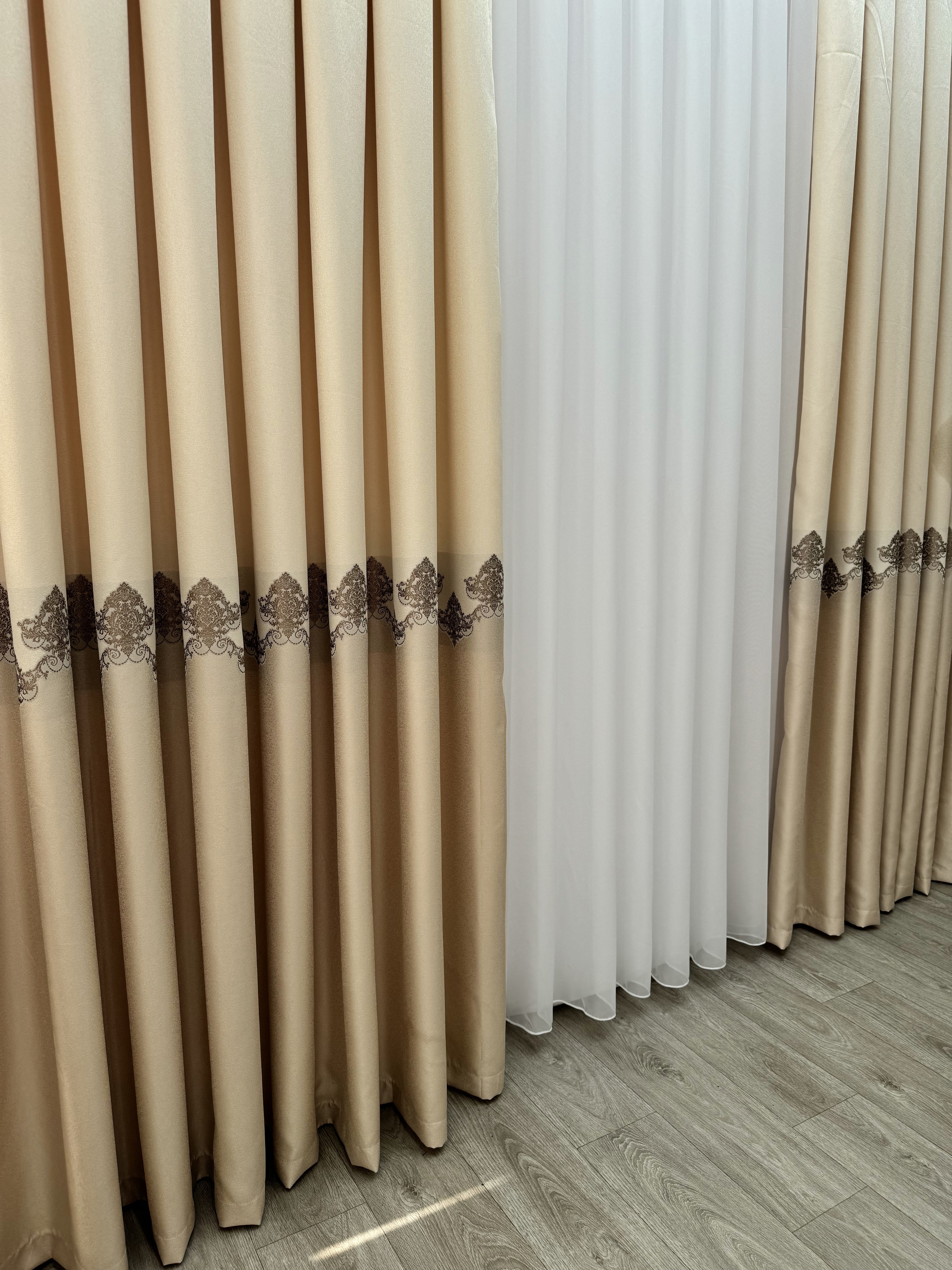 Premium quality curtain with a peephole “Royal”, milk color