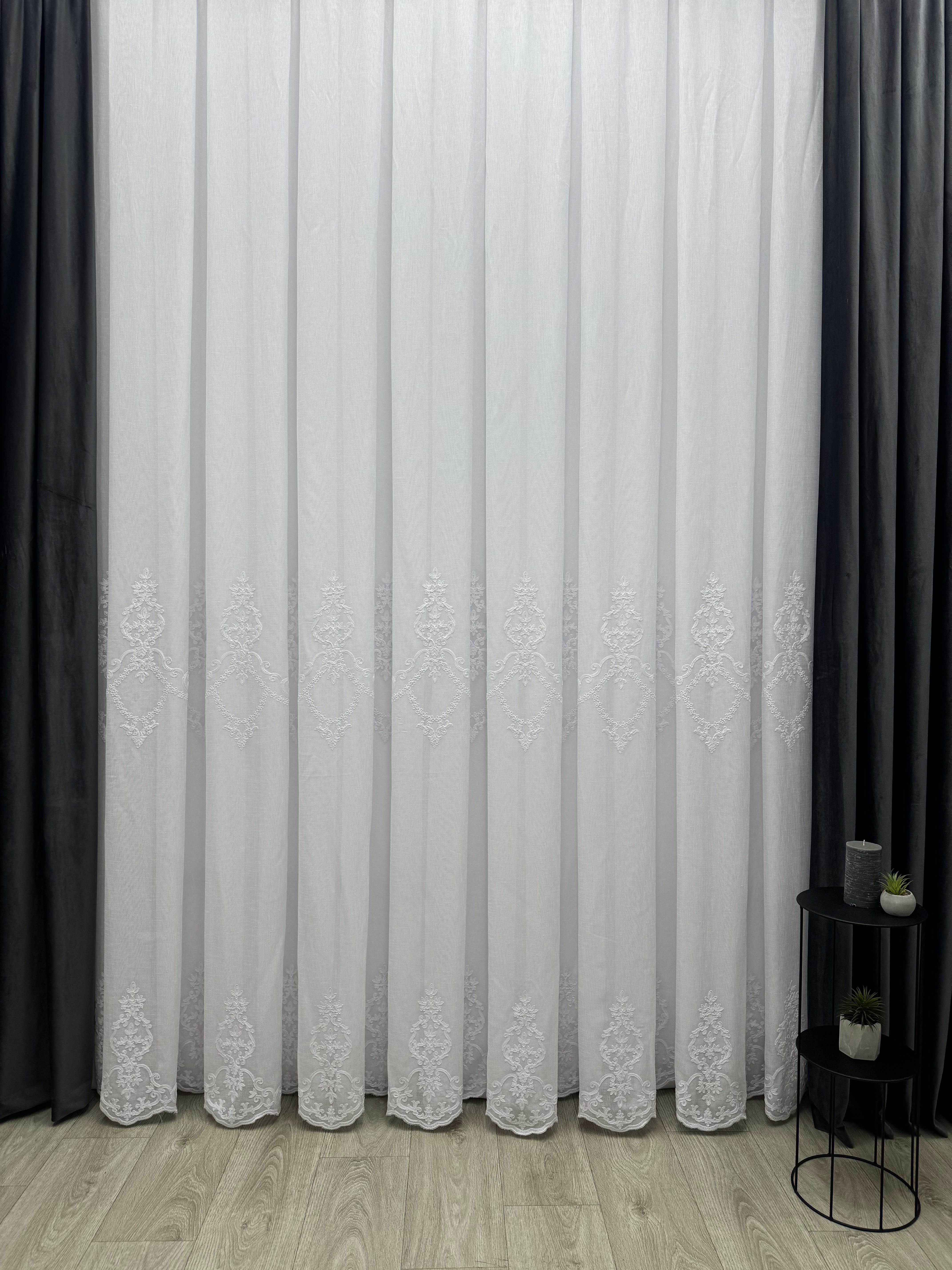 Linen-based sheer curtain with embroidery, white color