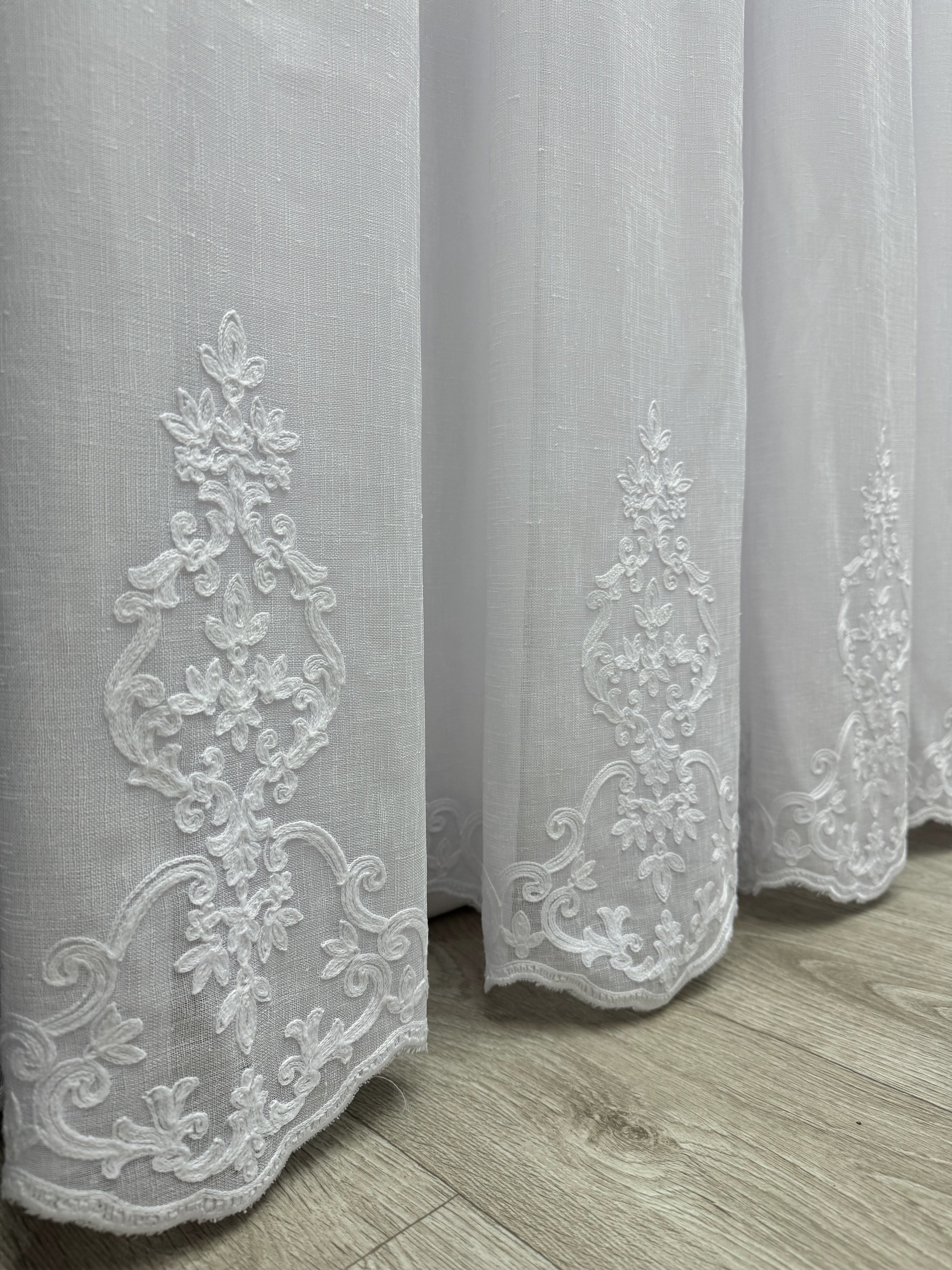 Linen-based sheer curtain with embroidery, white color
