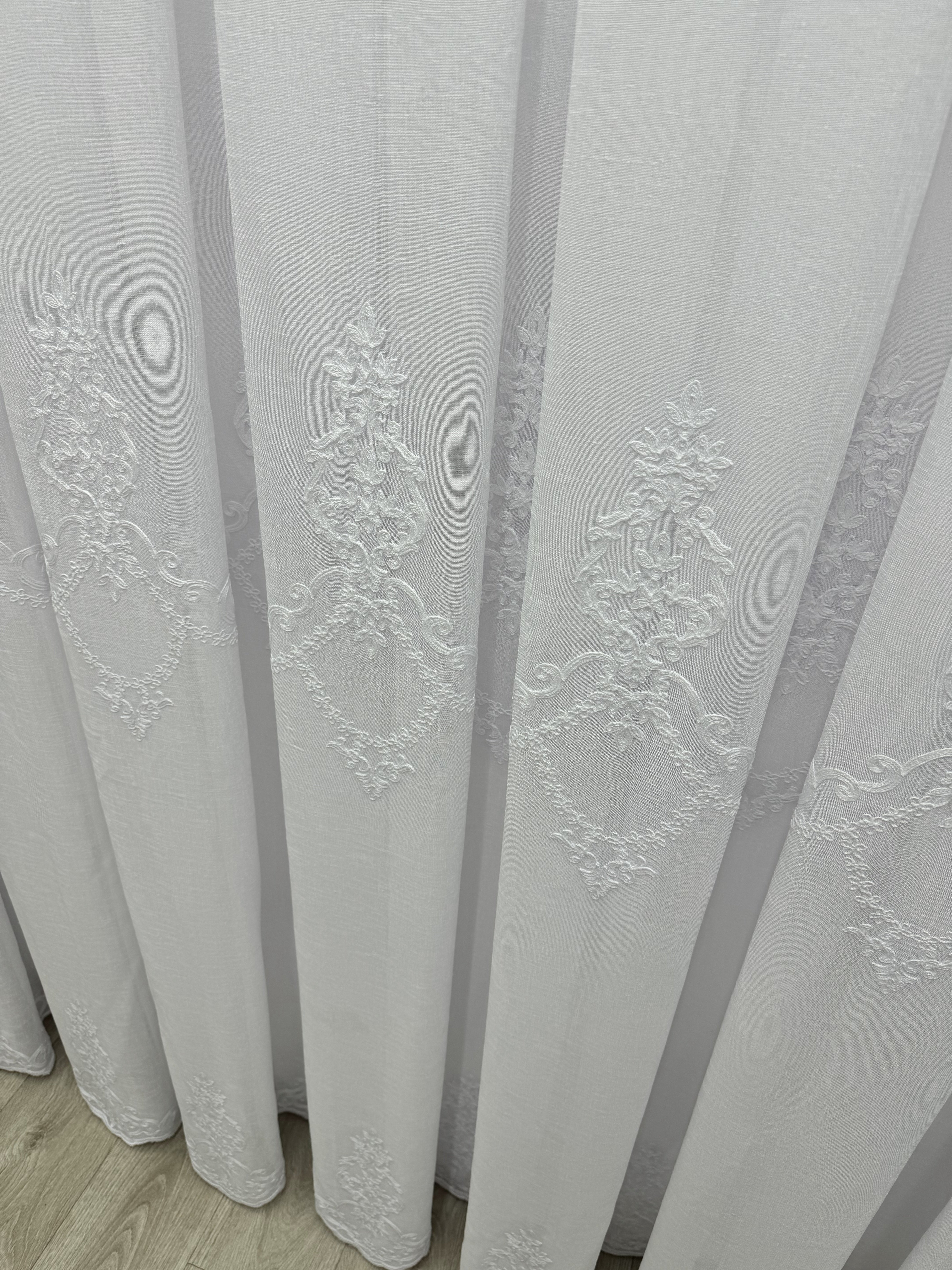 Linen-based sheer curtain with embroidery, white color