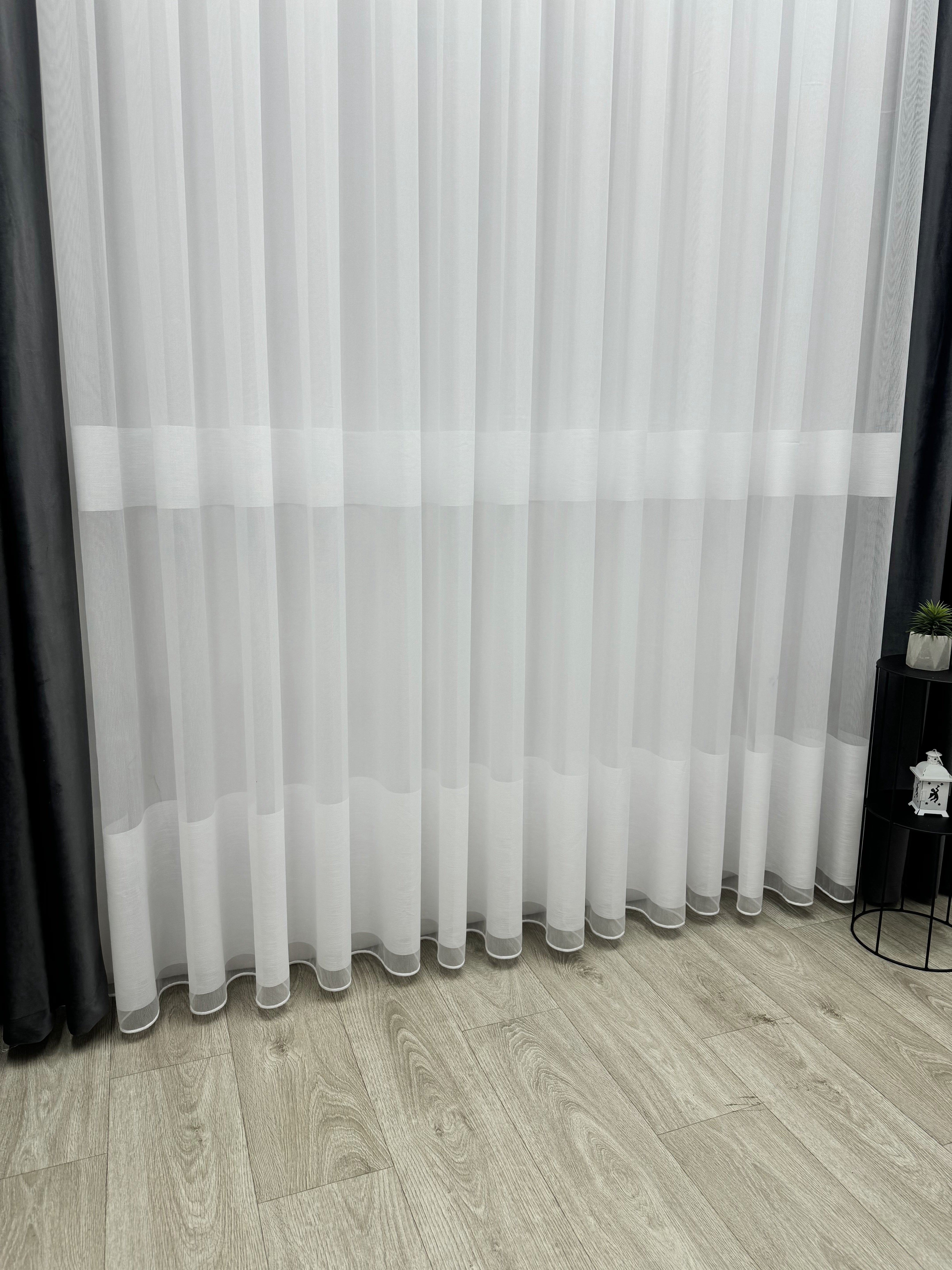 Bamboo-based sheer curtain with stripes, white color