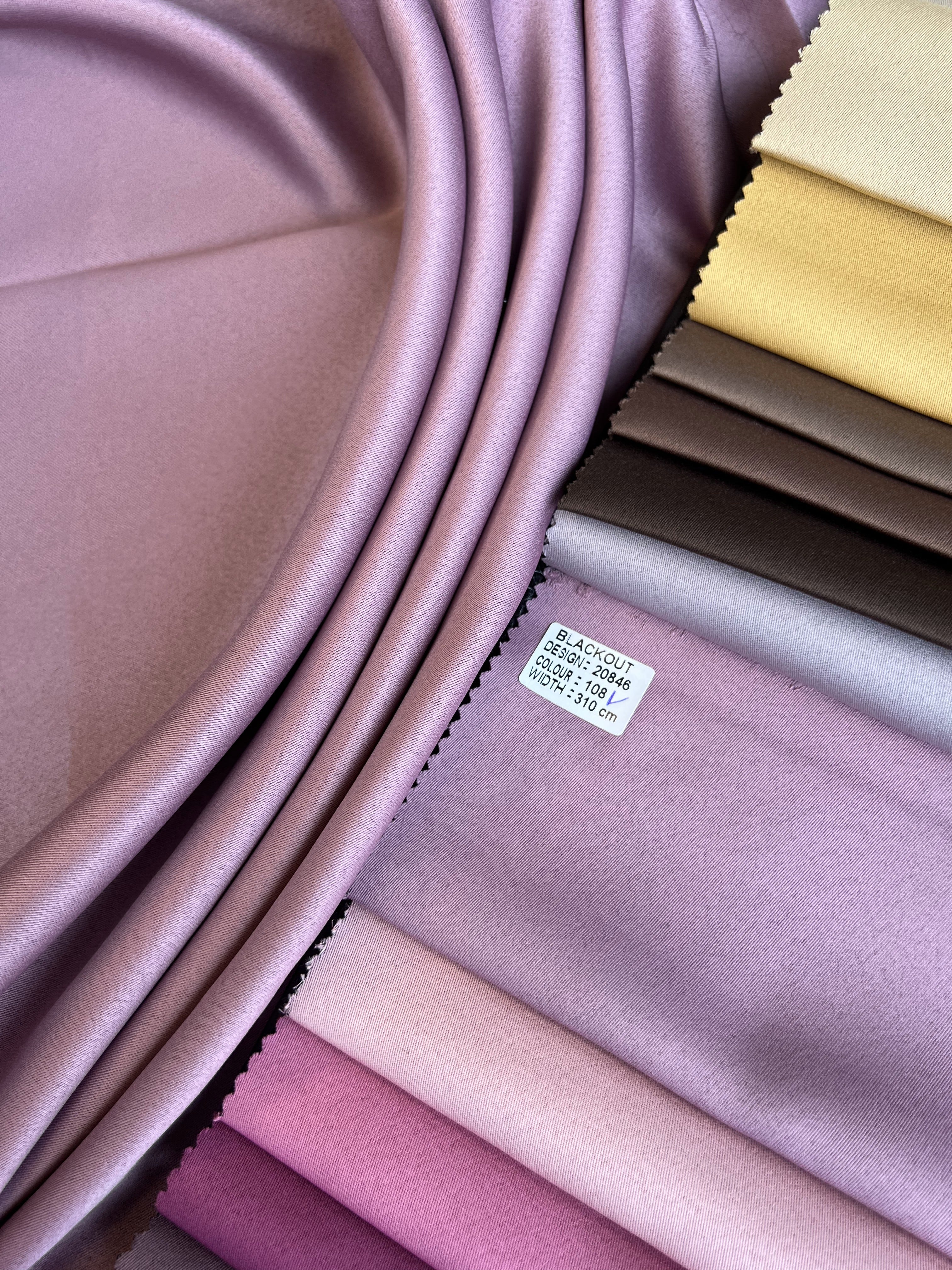 Monochrome "Blackout" curtain, lavender color