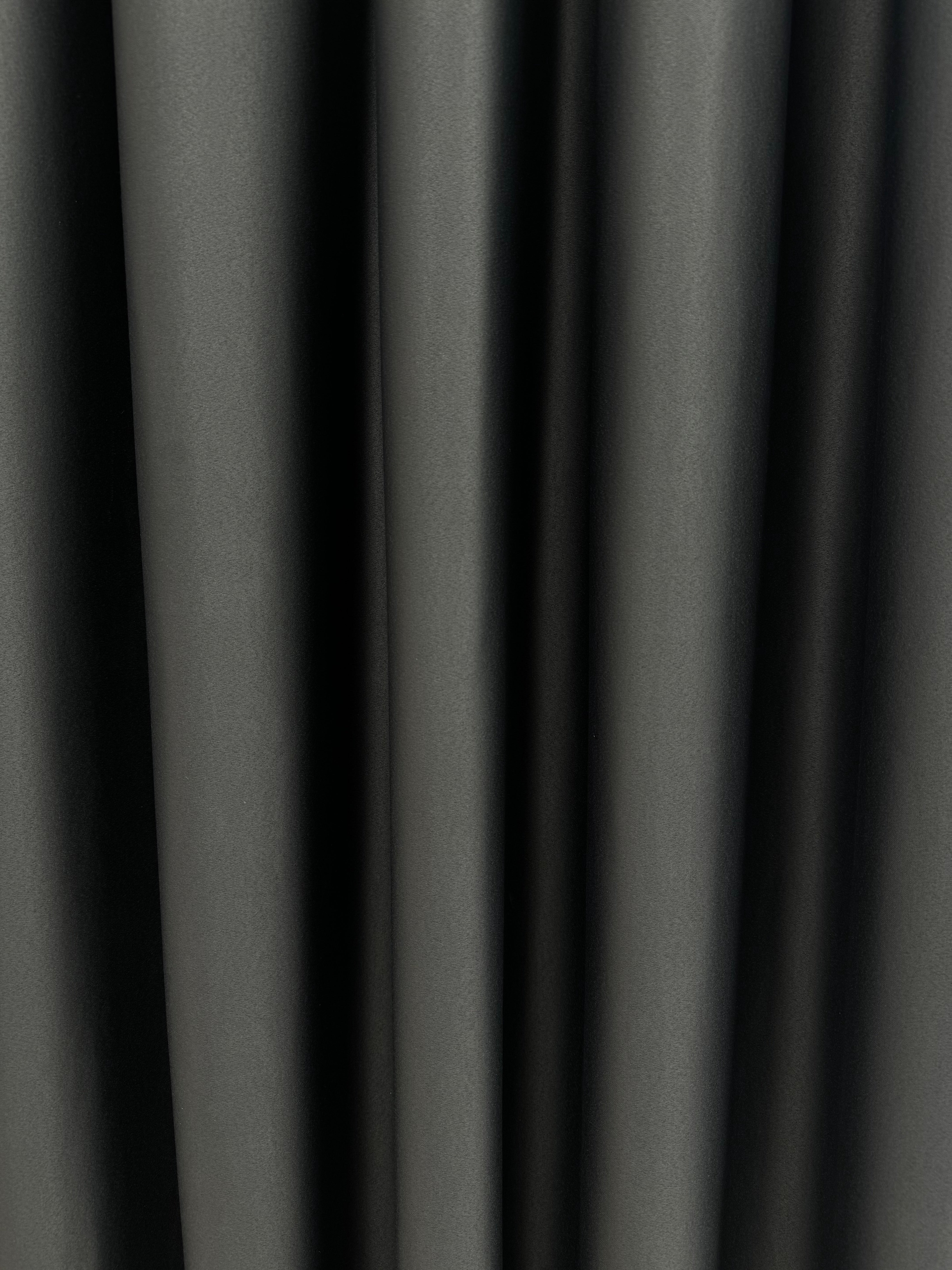 Monochrome "Blackout" curtain, graphite color