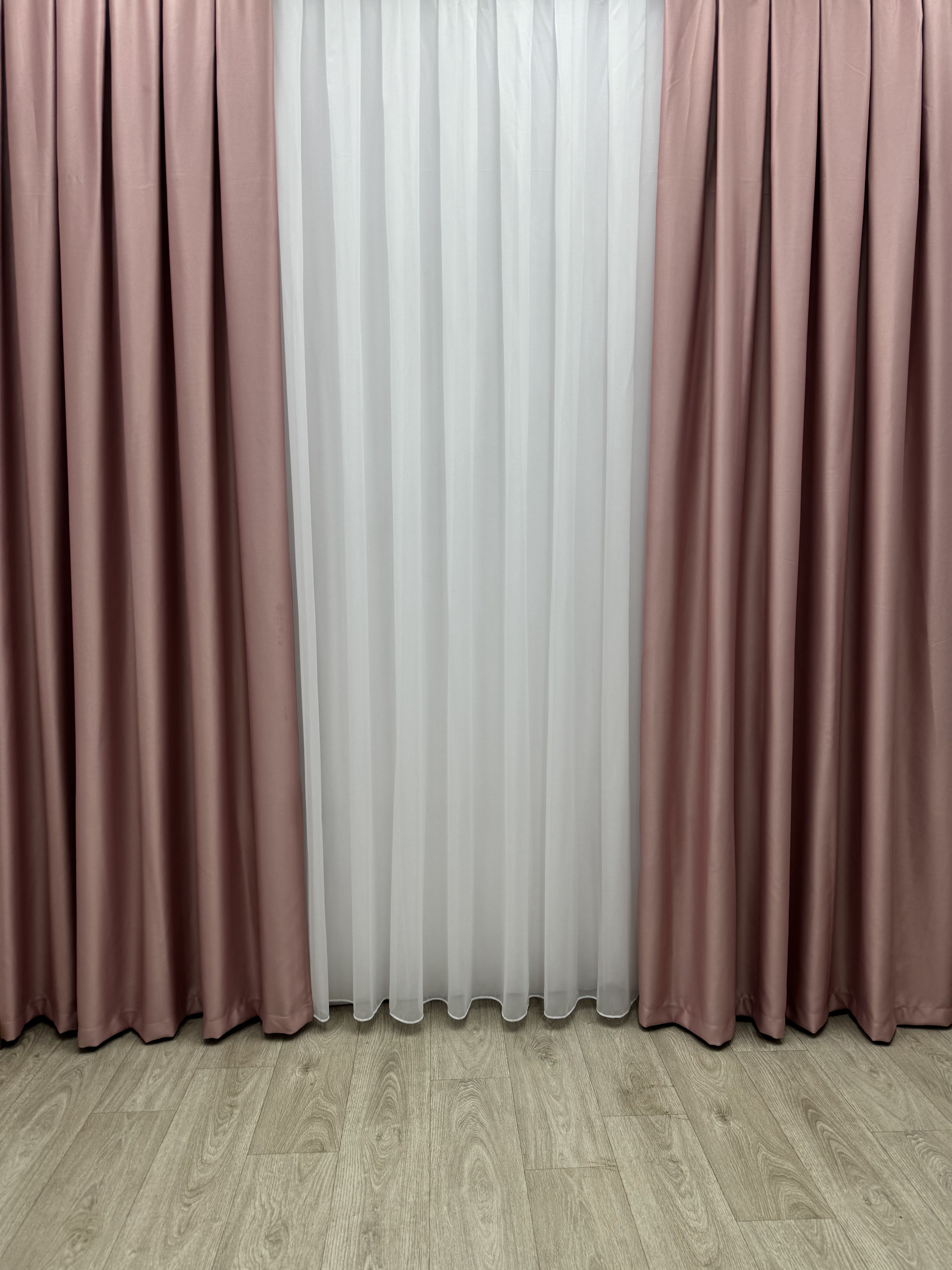 Monochrome "Blackout" curtain, soft pink color