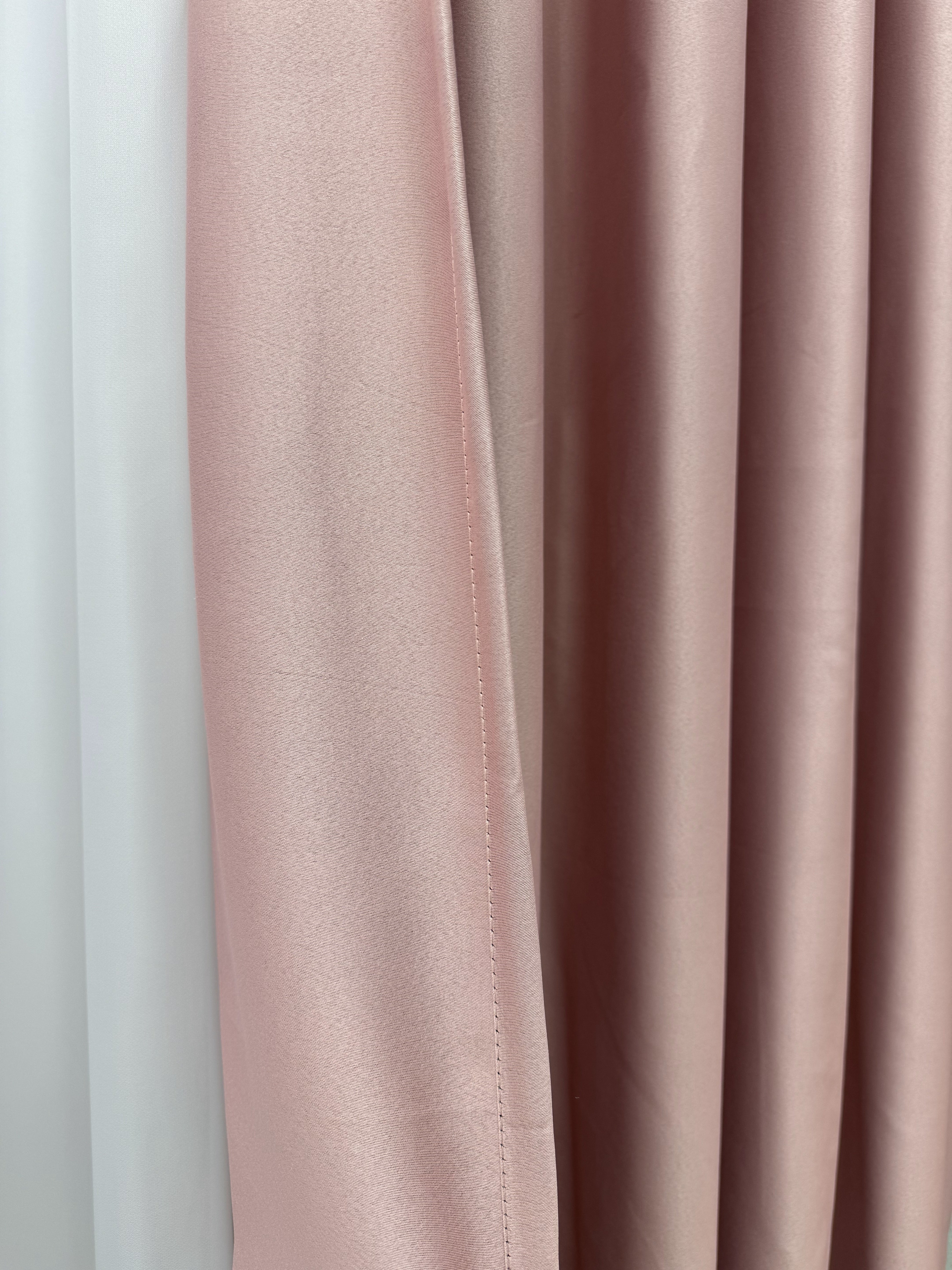 Monochrome "Blackout" curtain, soft pink color