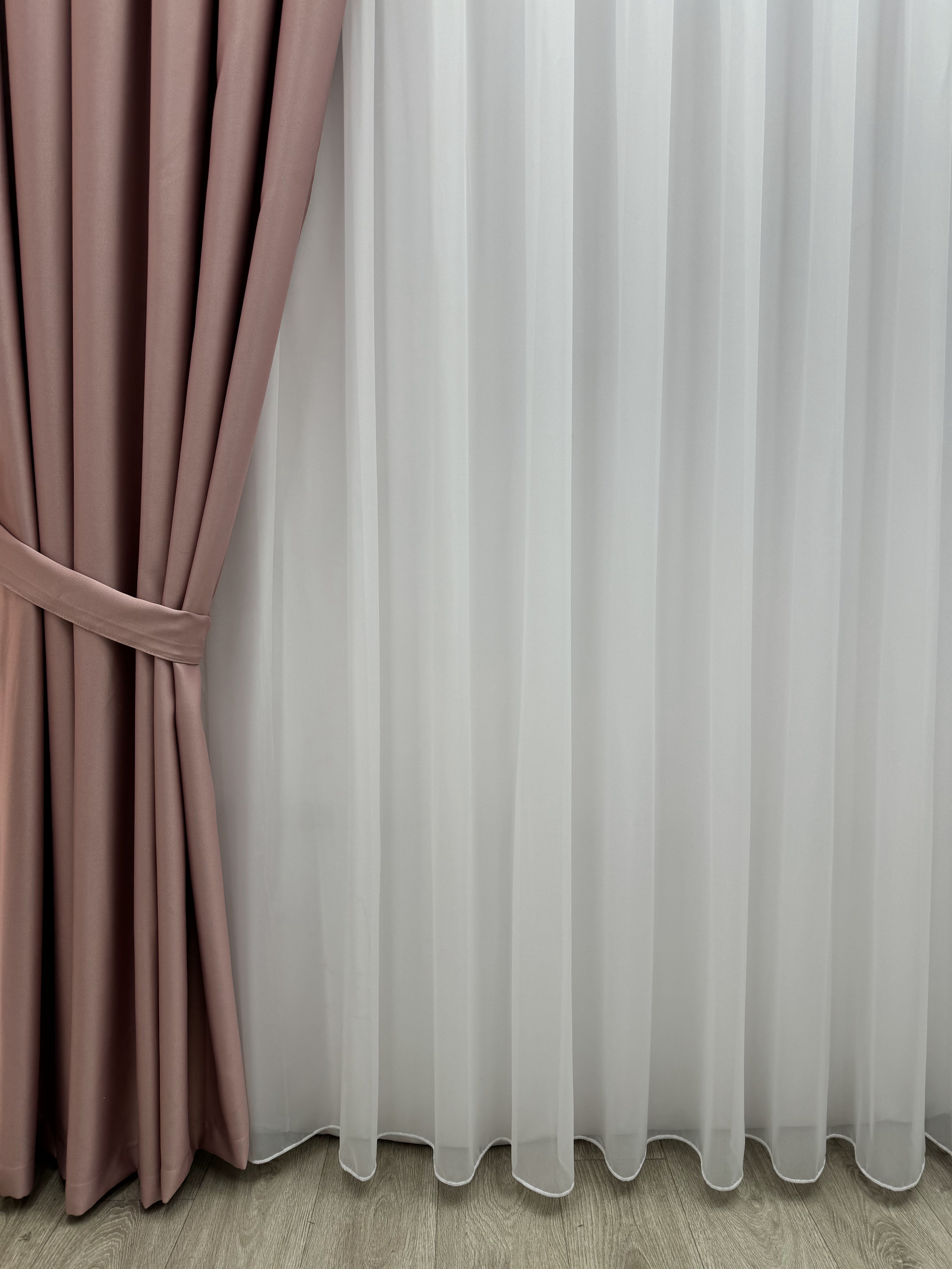 Monochrome "Blackout" curtain, soft pink color