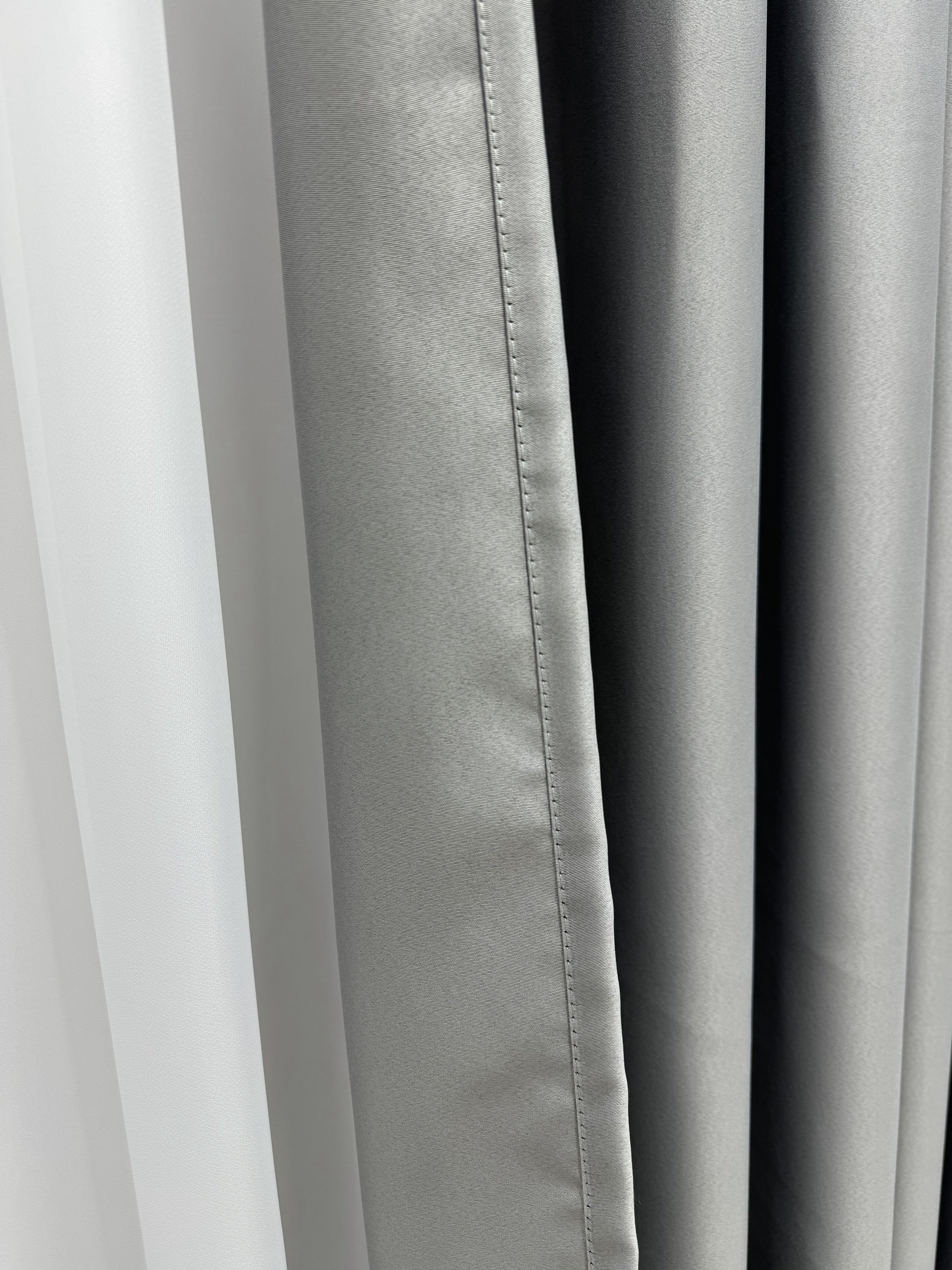 Monochrome "Blackout" curtain, gray color