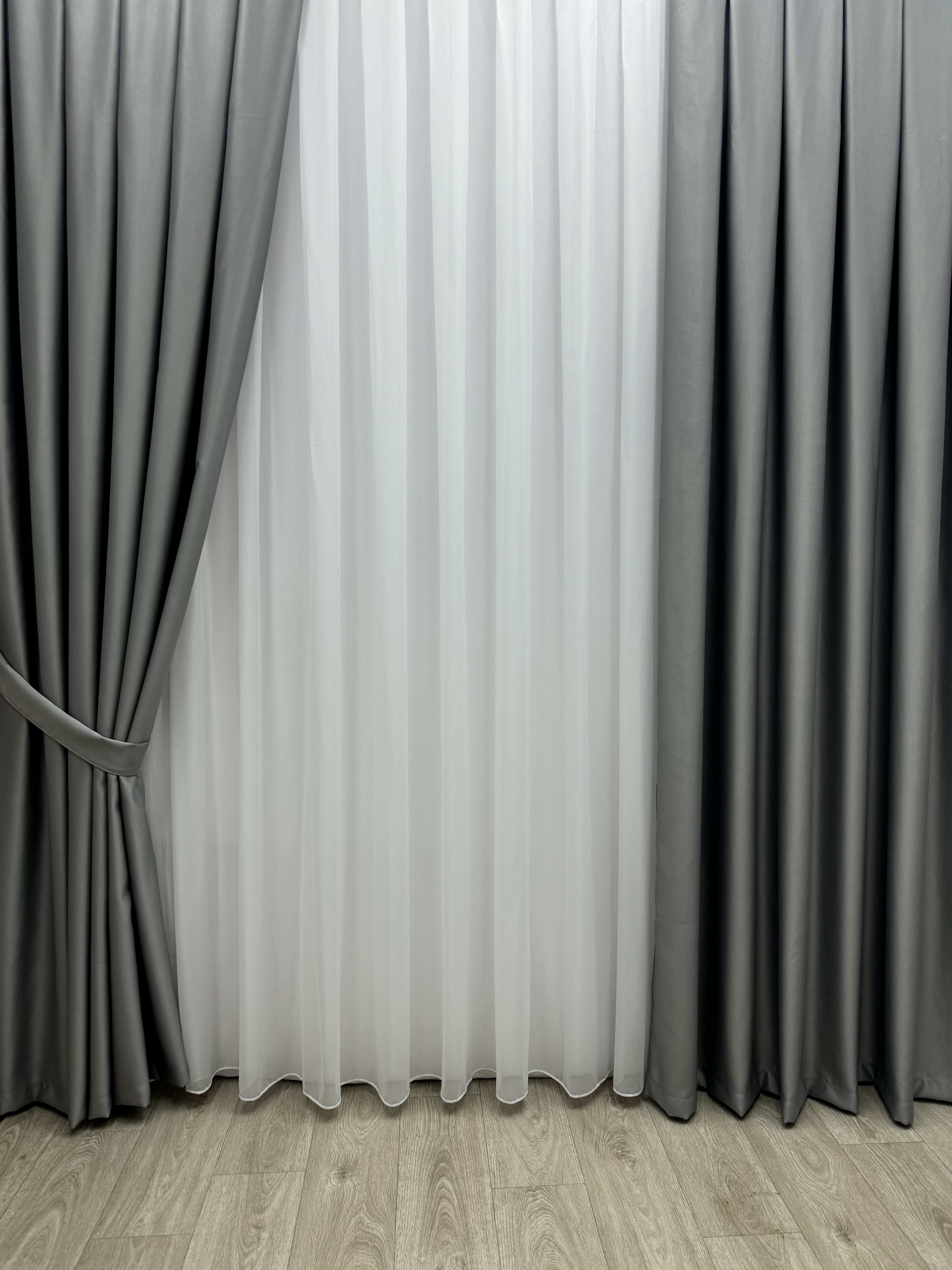 Monochrome "Blackout" curtain, gray color