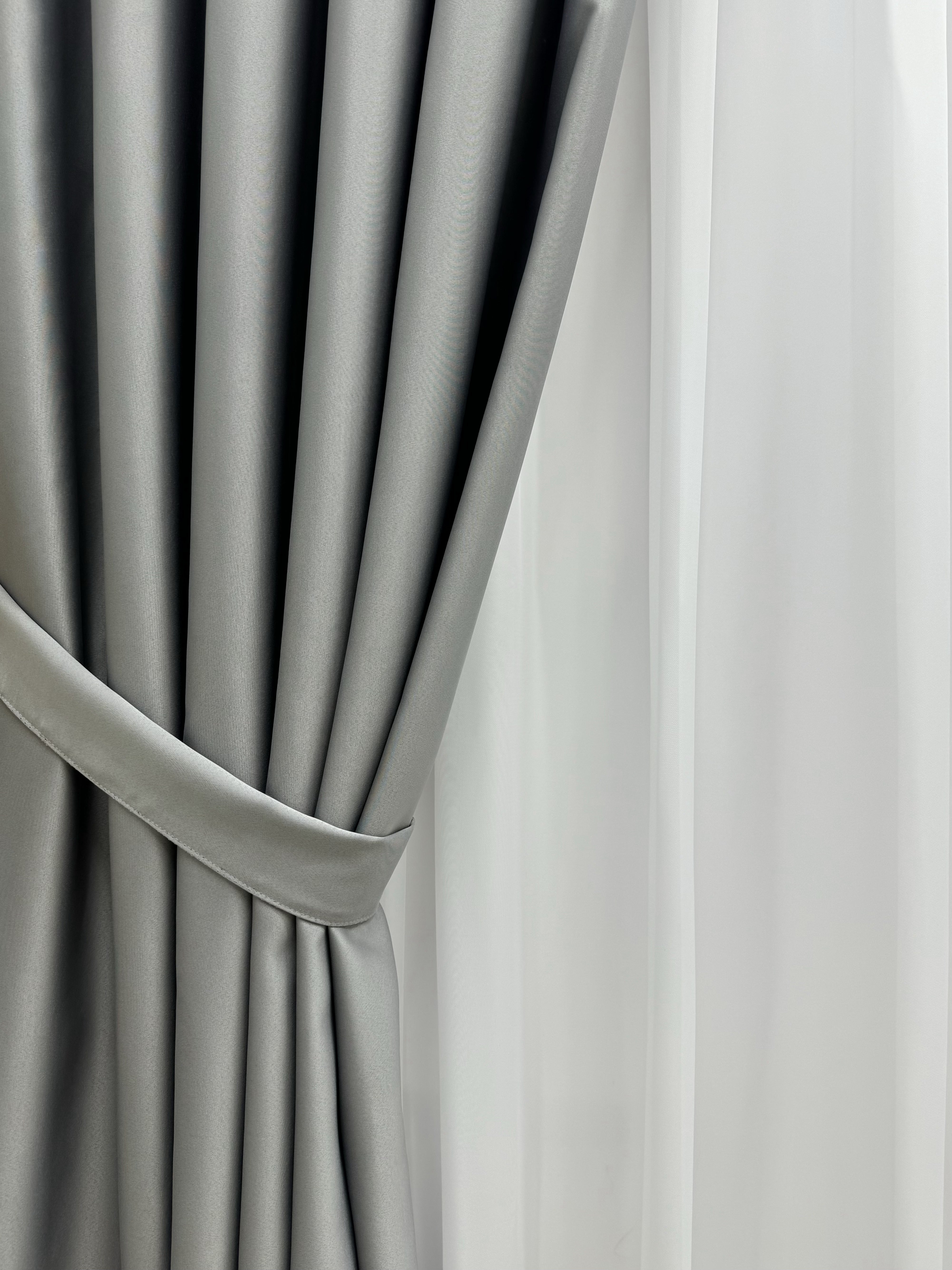 Monochrome "Blackout" curtain, gray color