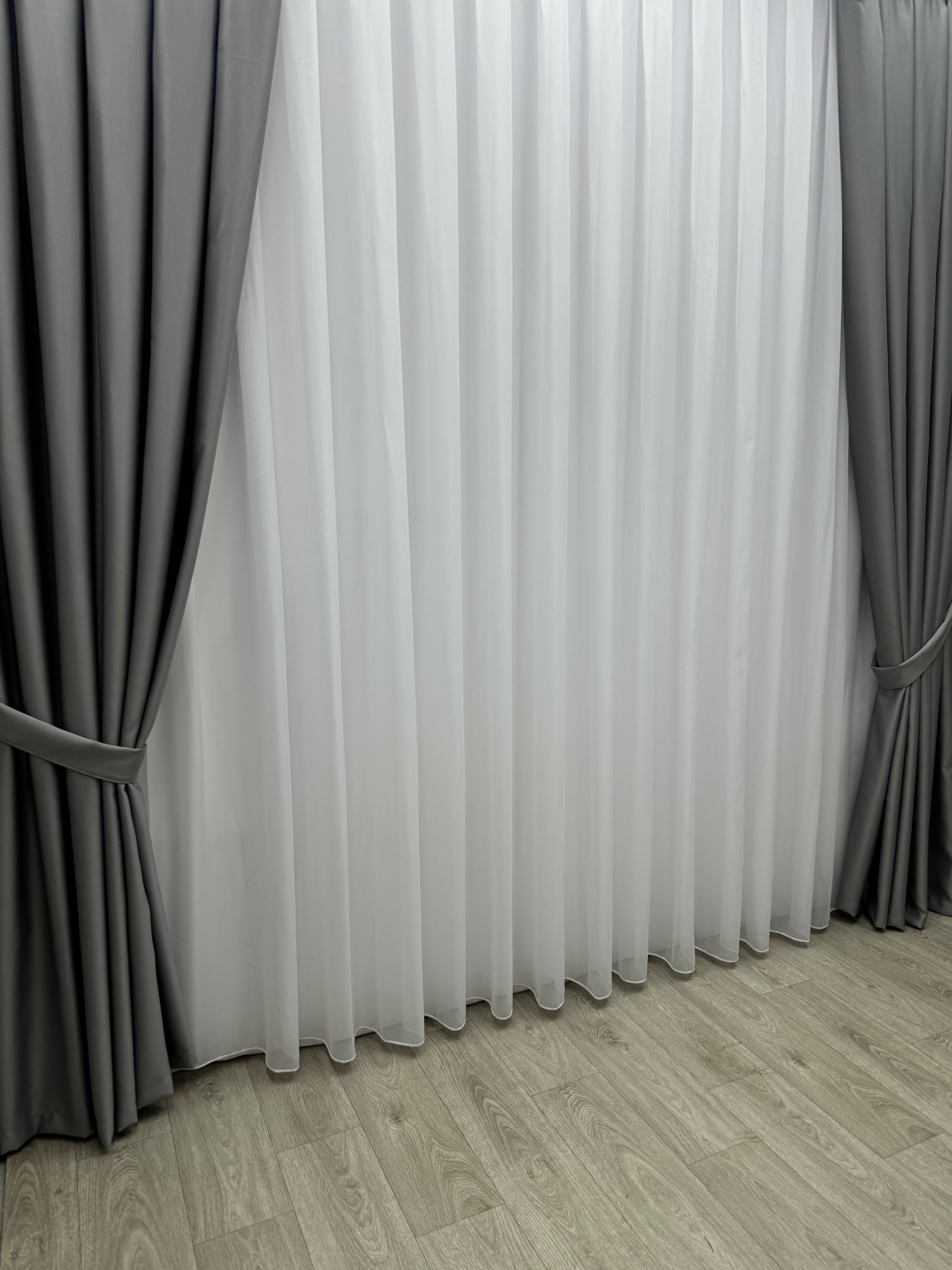 Monochrome "Blackout" curtain, gray color