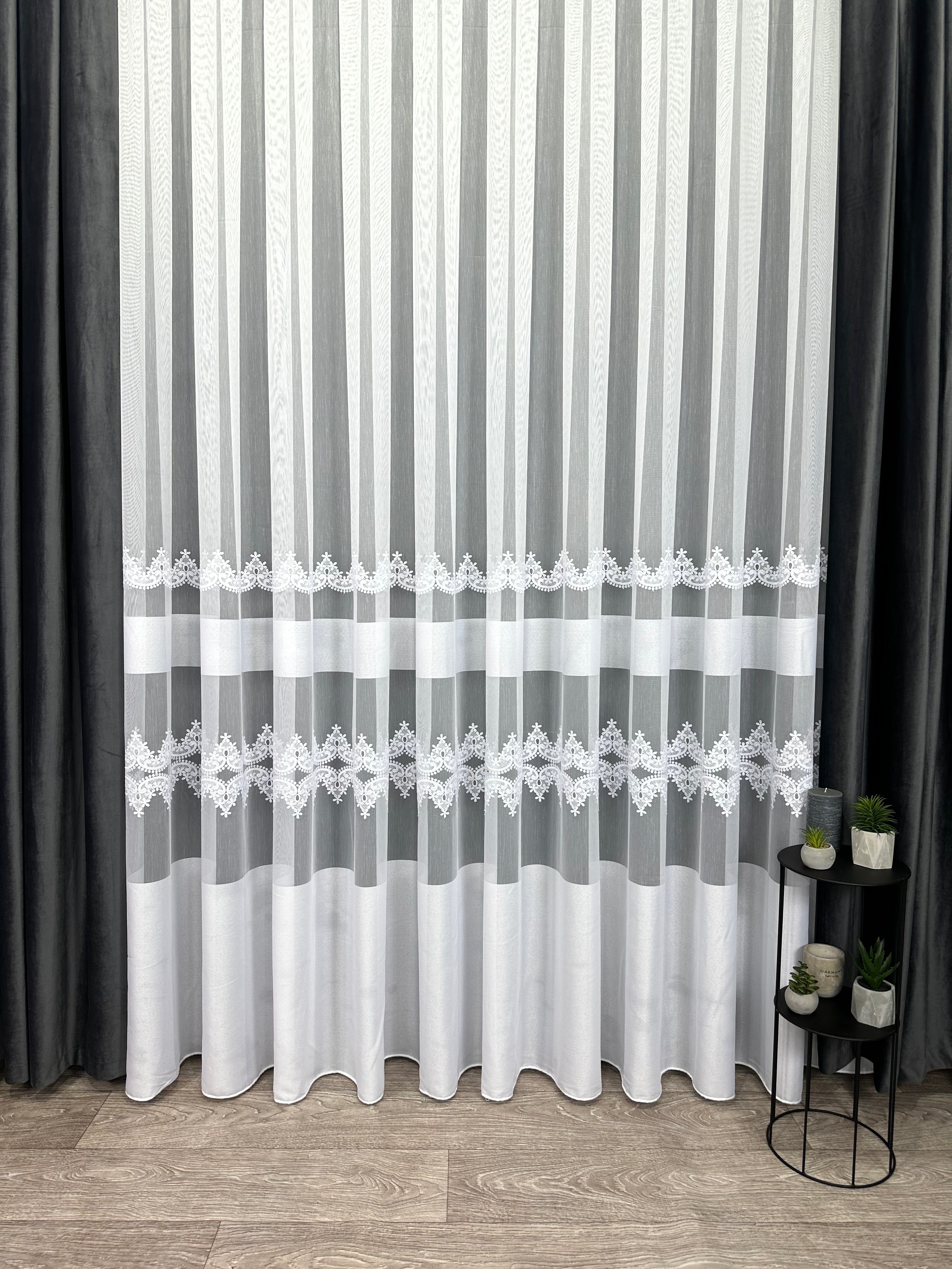 Bamboo-based sheer curtain with embroidery, white color