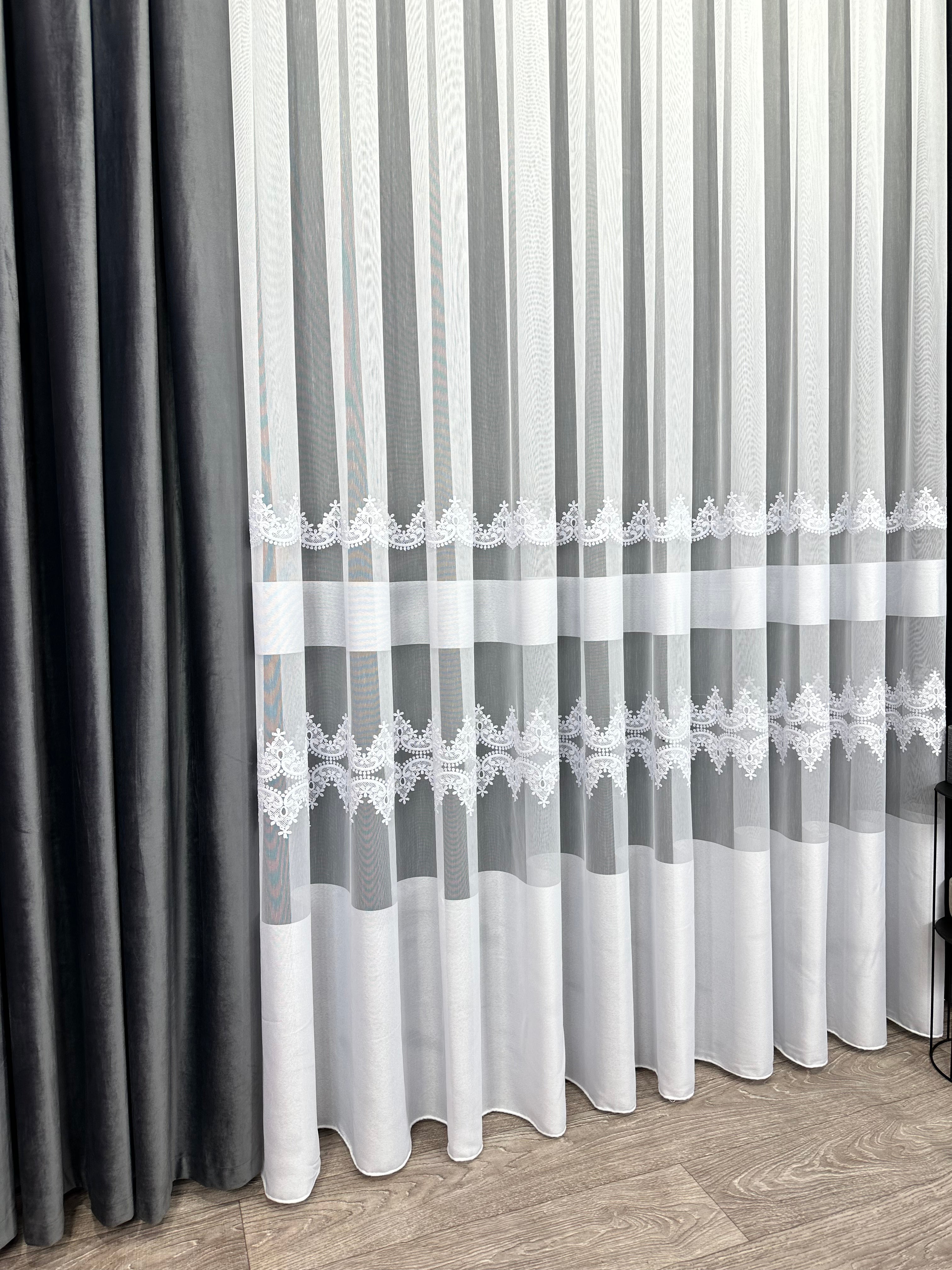 Bamboo-based sheer curtain with embroidery, white color