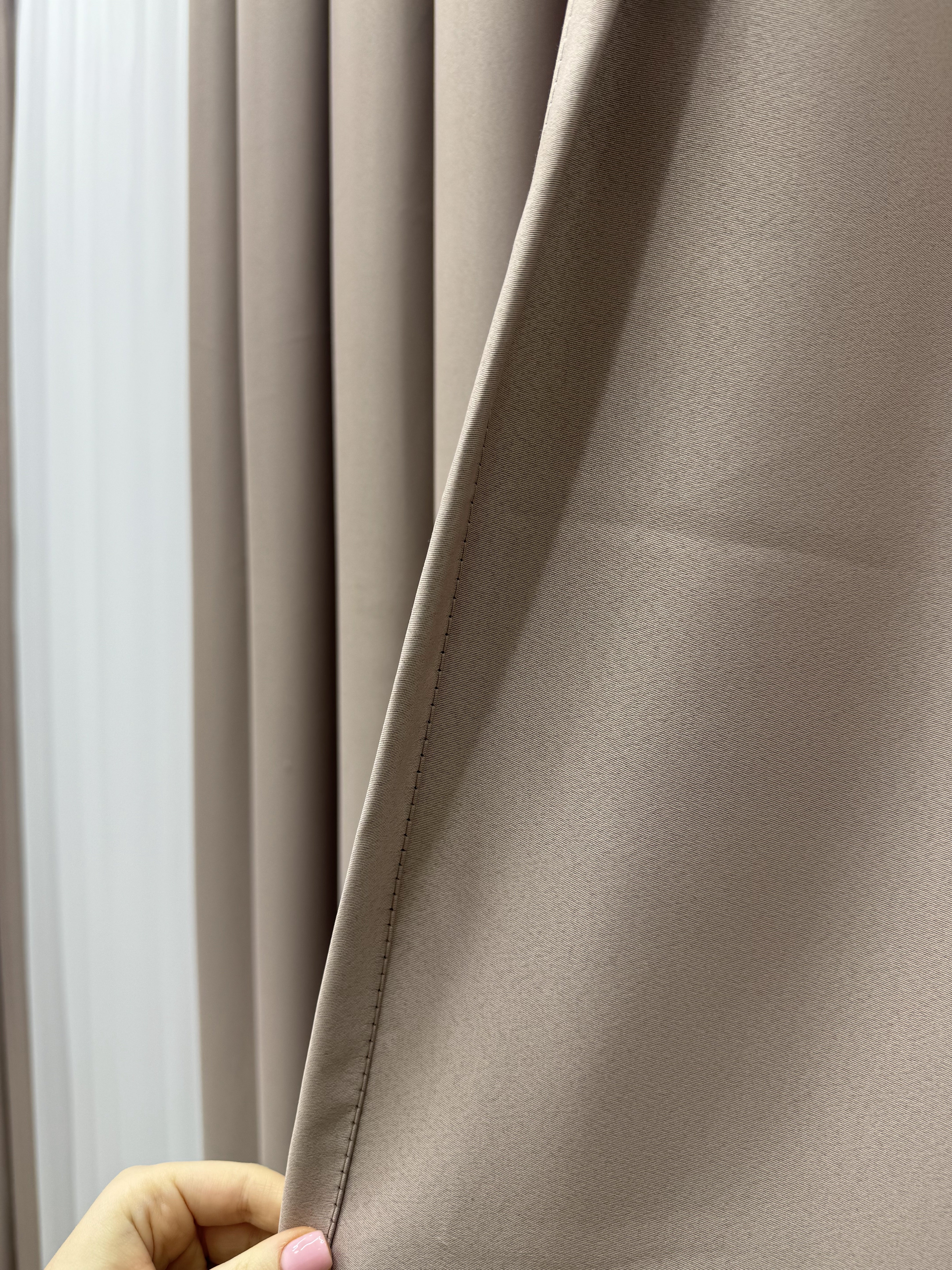 Monochrome "Blackout" curtain, light lavender color