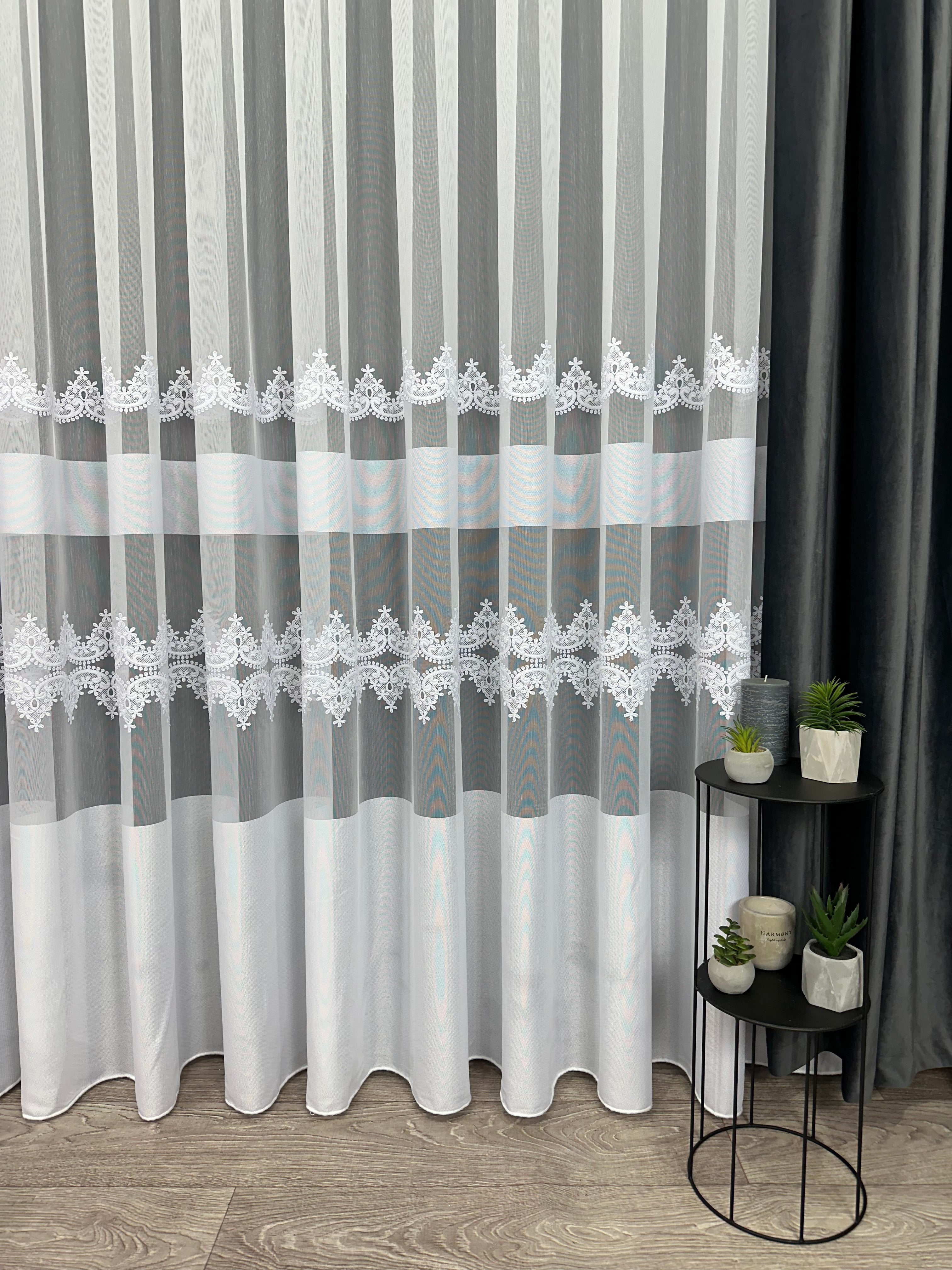 Bamboo-based sheer curtain with embroidery, white color