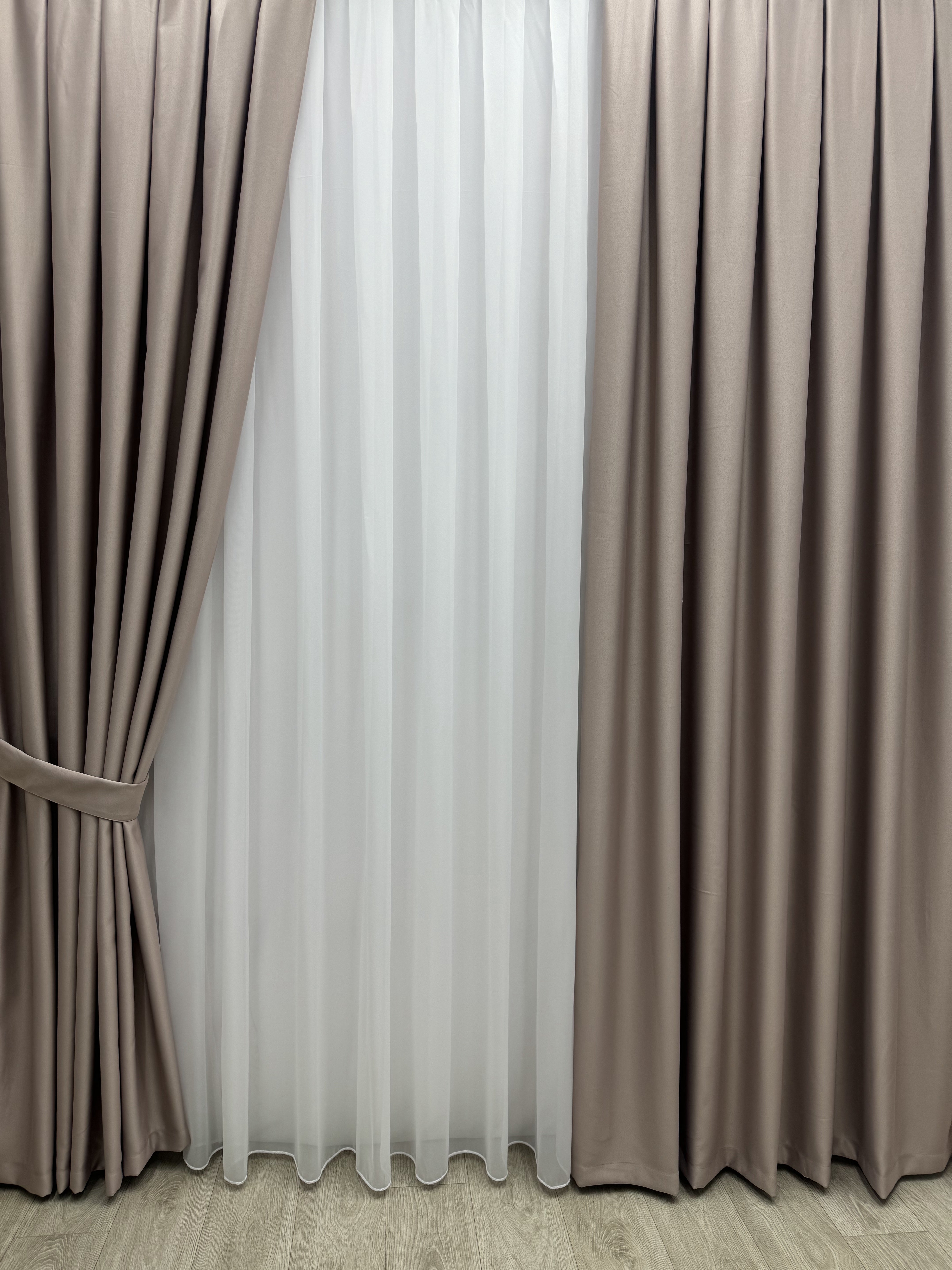 Monochrome "Blackout" curtain, light lavender color