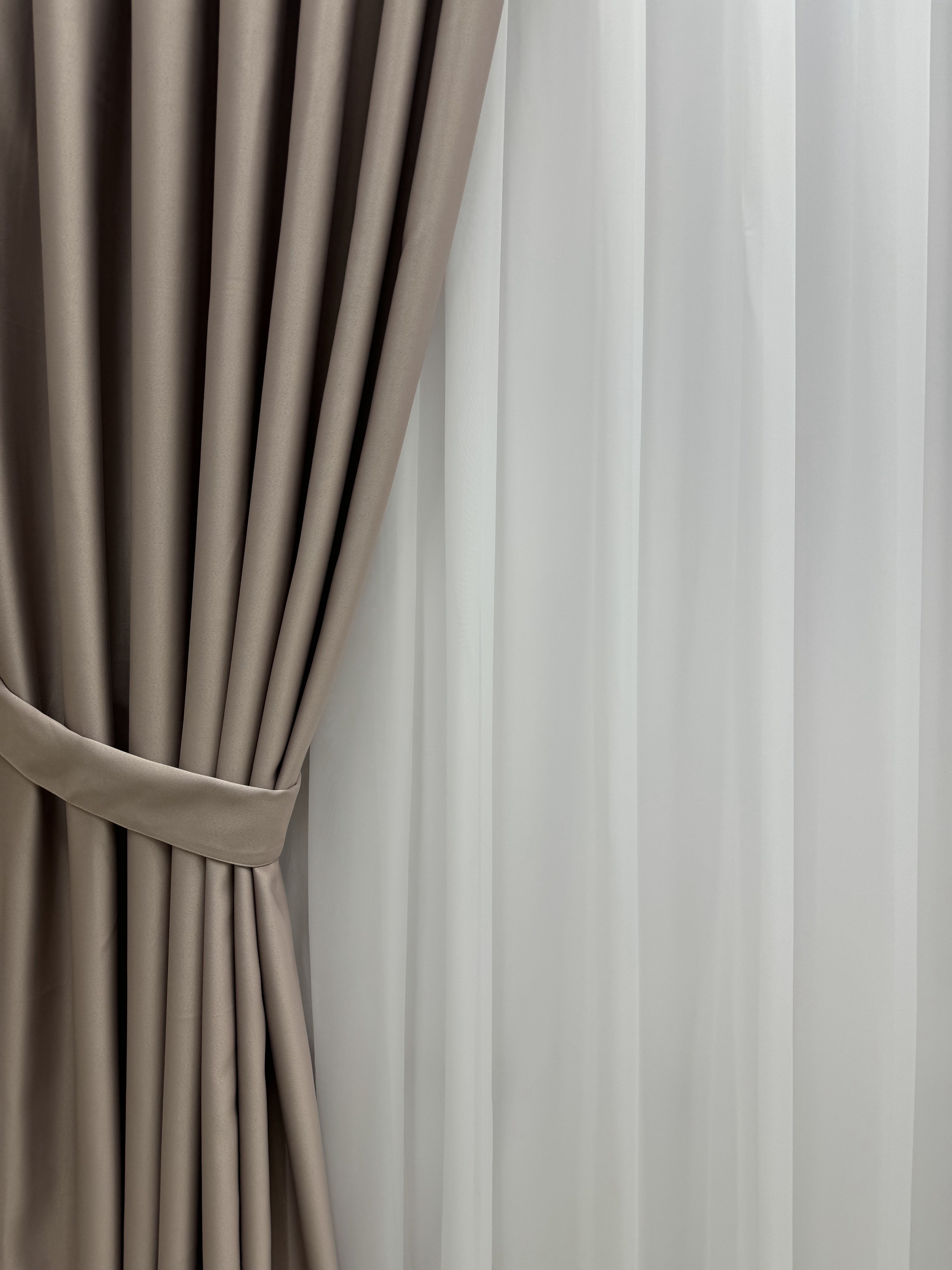 Monochrome "Blackout" curtain, light lavender color