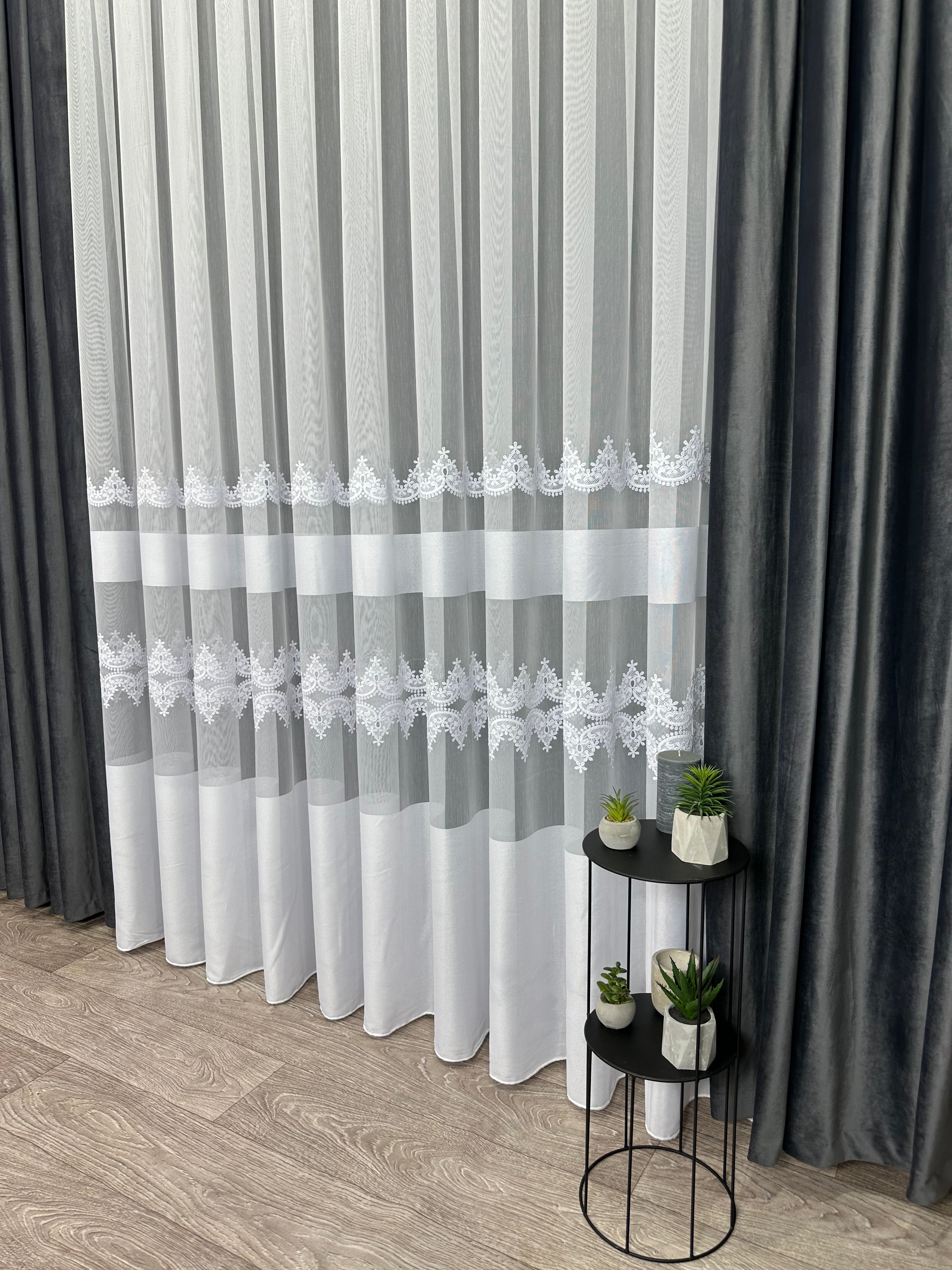 Bamboo-based sheer curtain with embroidery, white color
