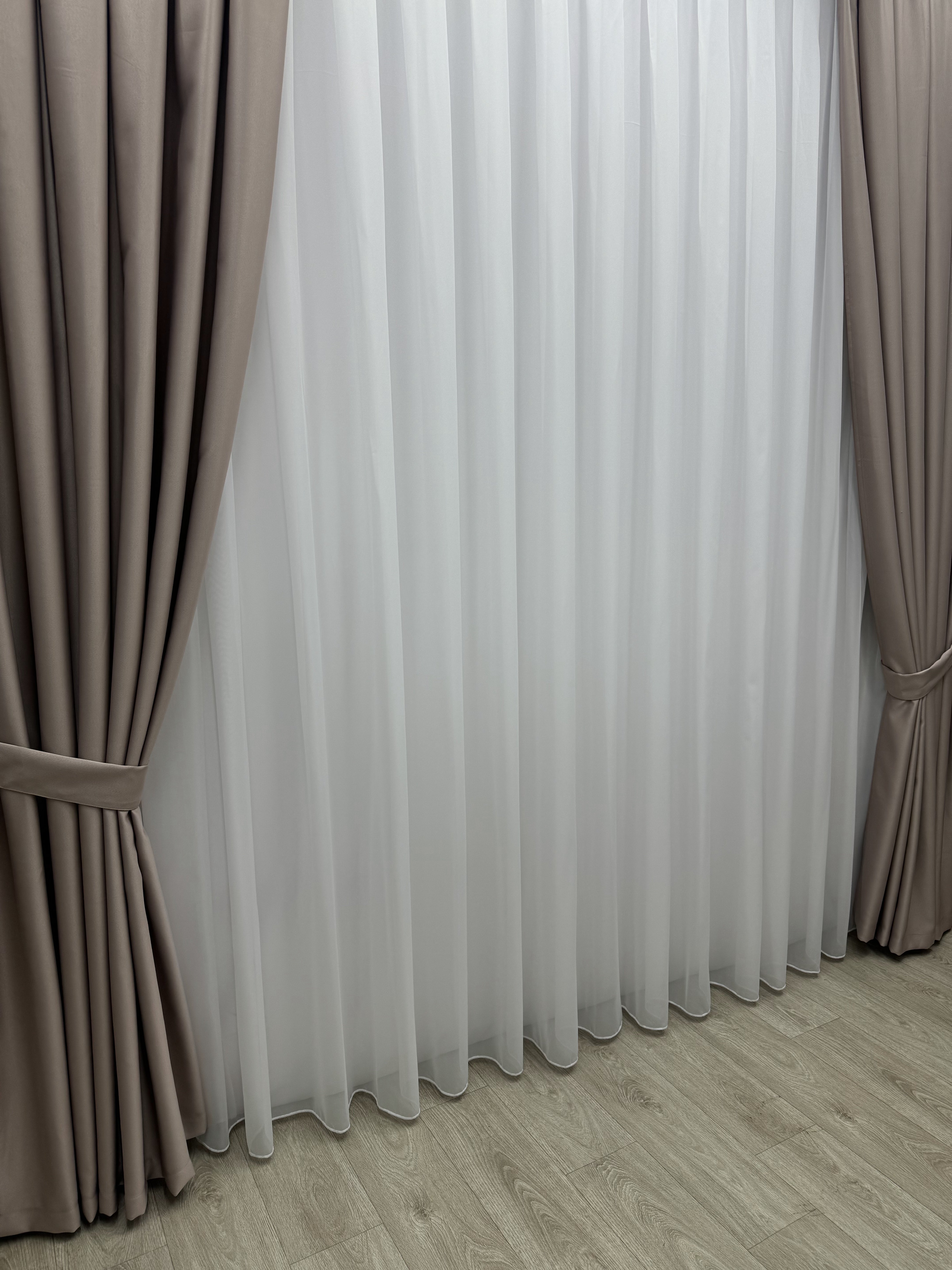 Monochrome "Blackout" curtain, light lavender color