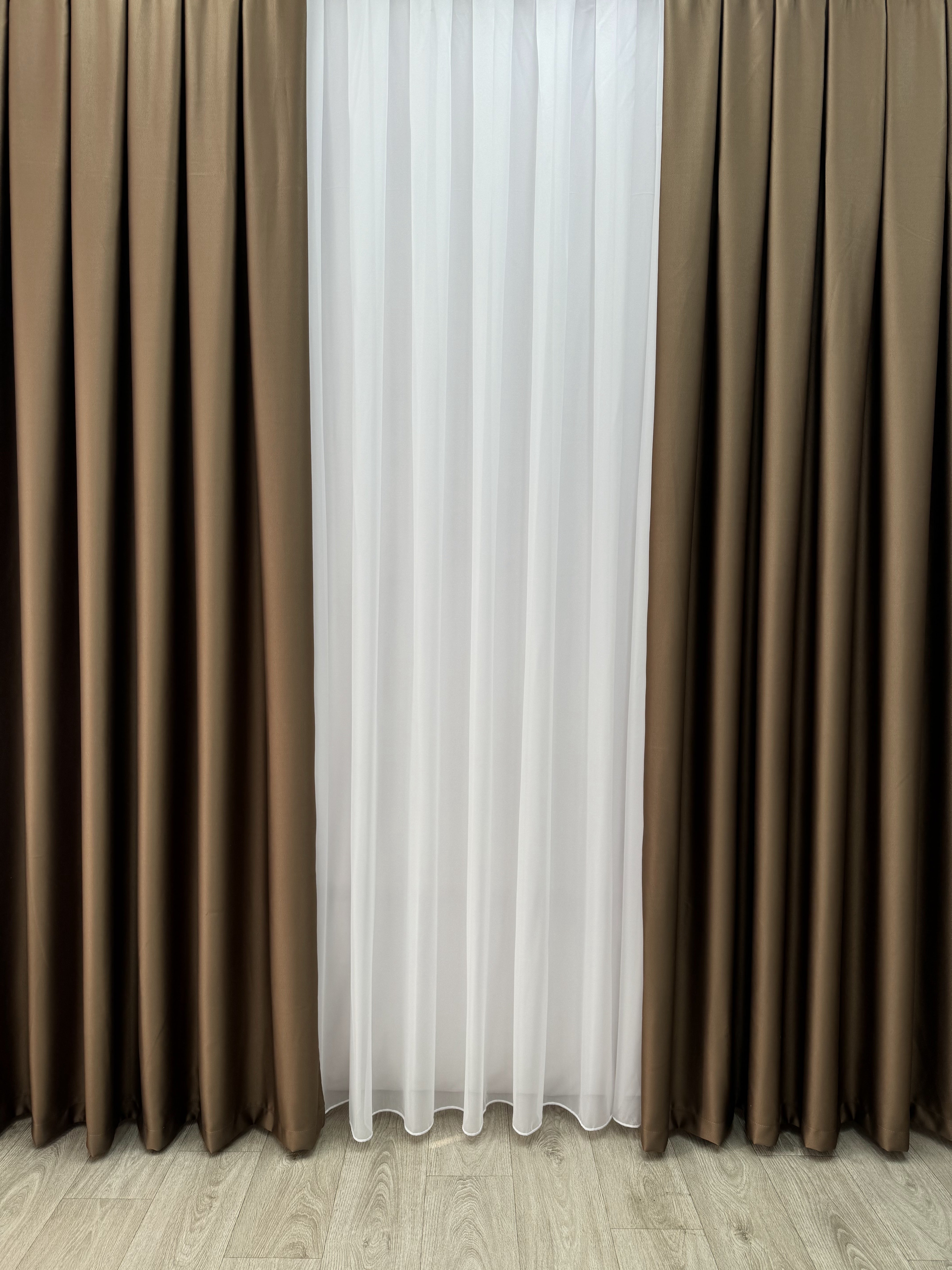 Monochrome "Blackout" curtain, brown color