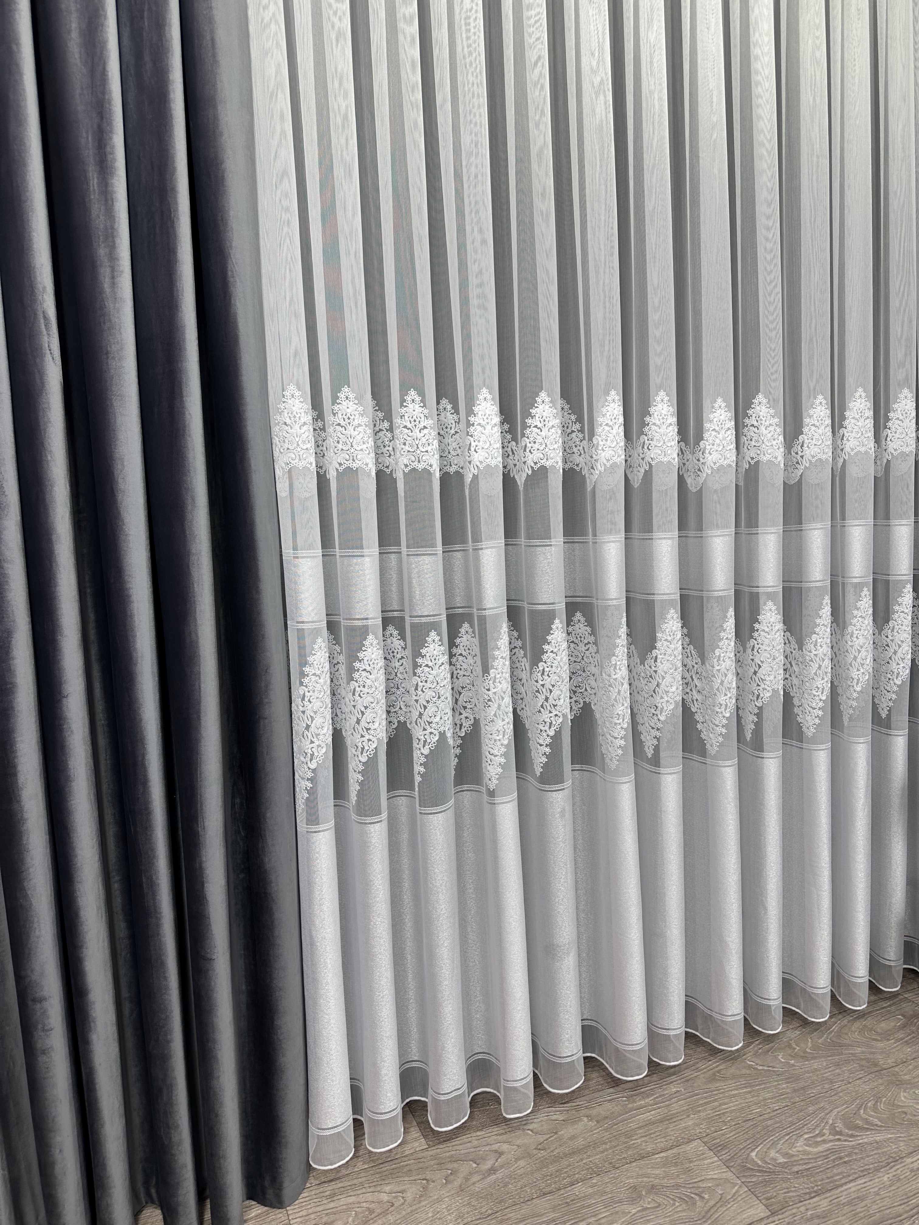 Bamboo-based tulle with chenille embroidery, white color