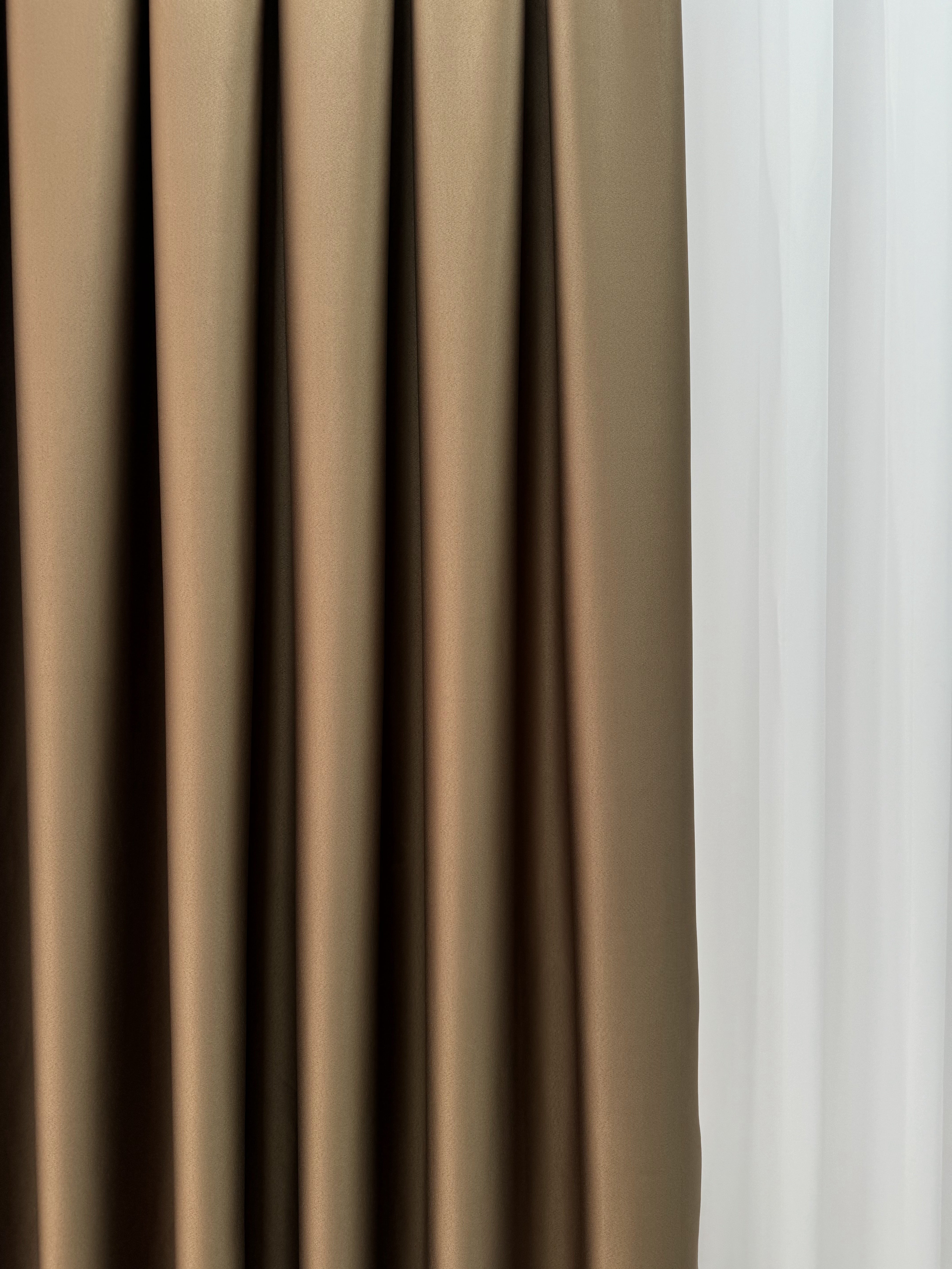 Monochrome "Blackout" curtain, brown color