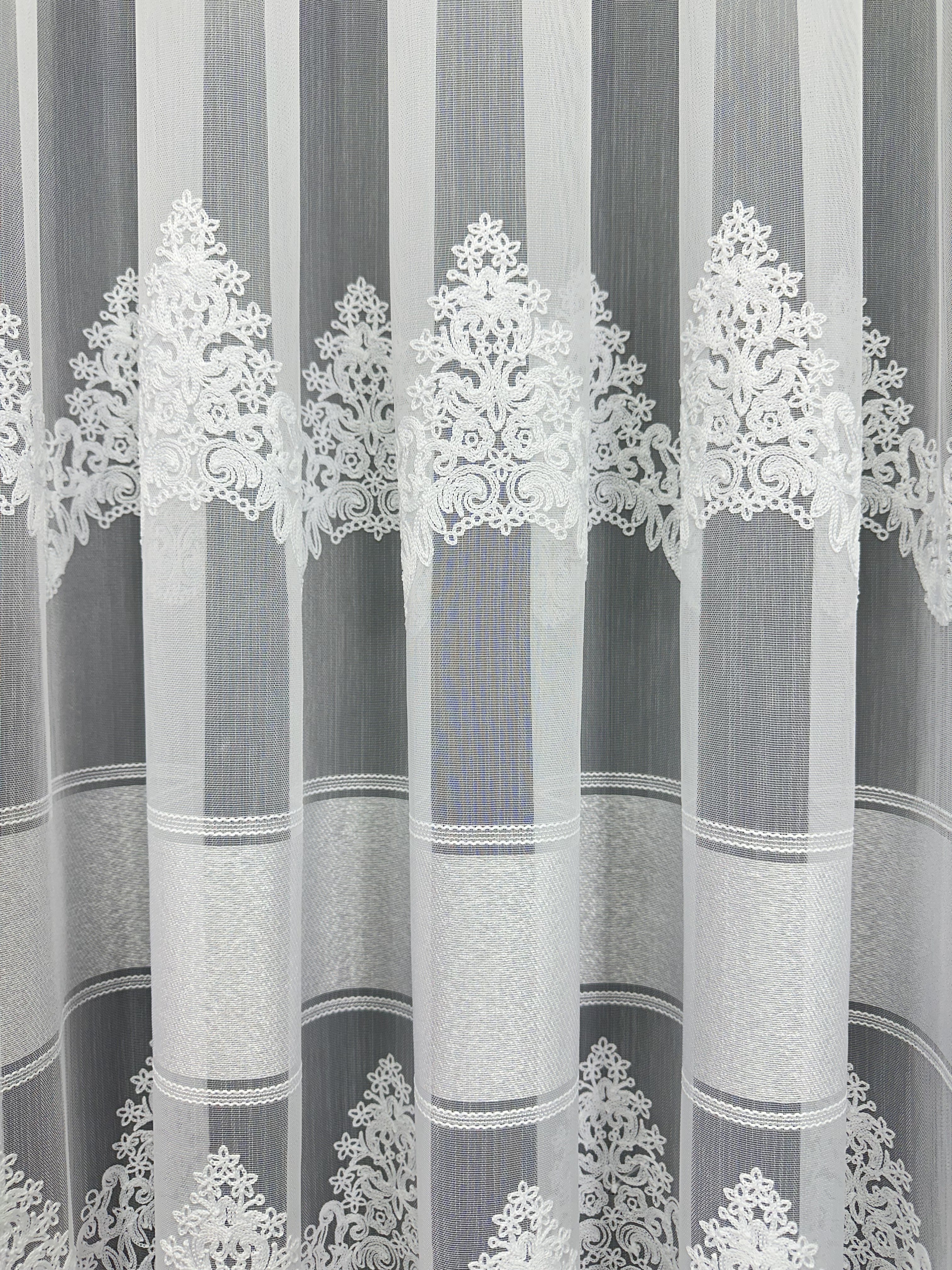 Bamboo-based tulle with chenille embroidery, white color