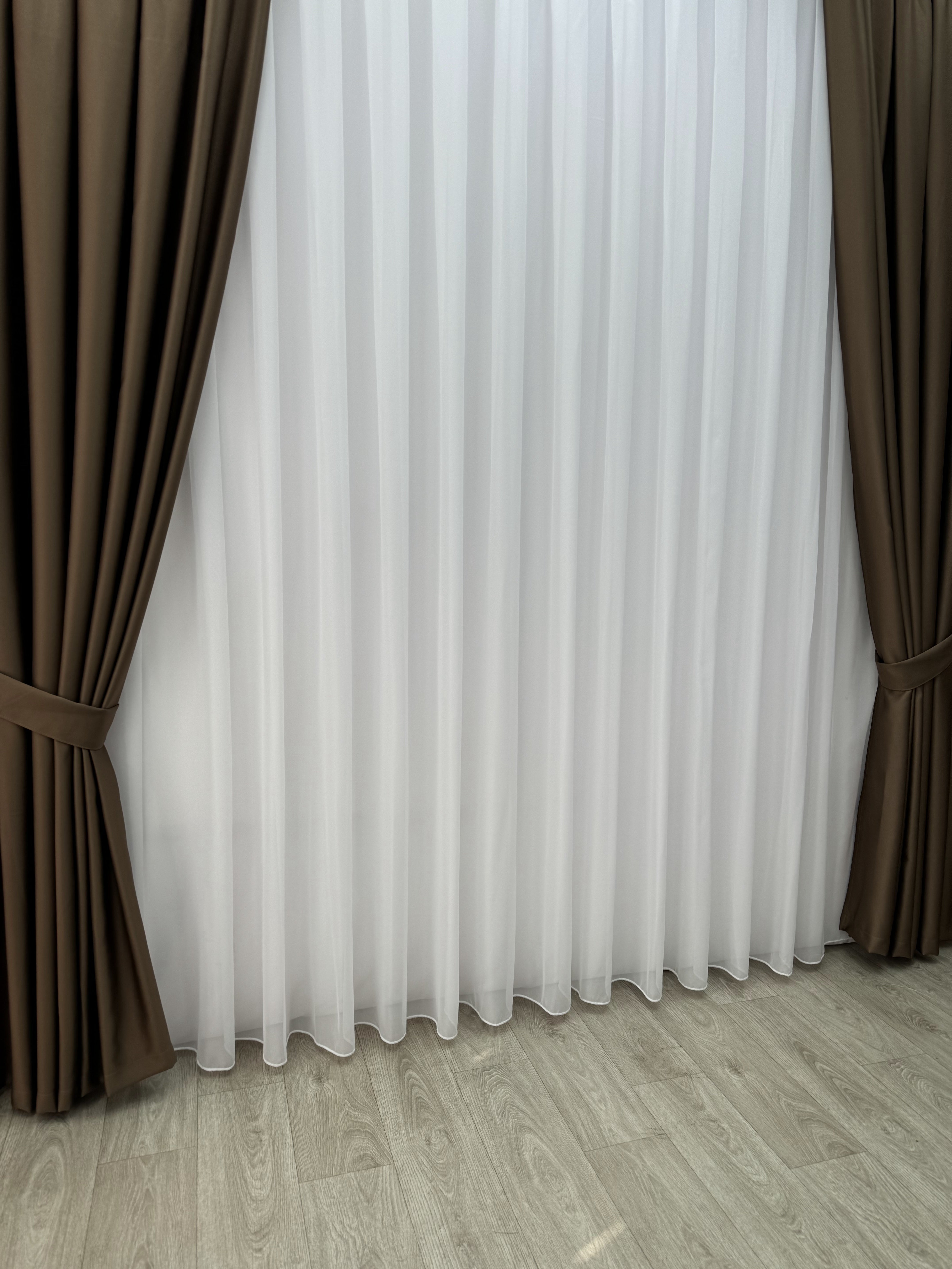 Monochrome "Blackout" curtain, brown color
