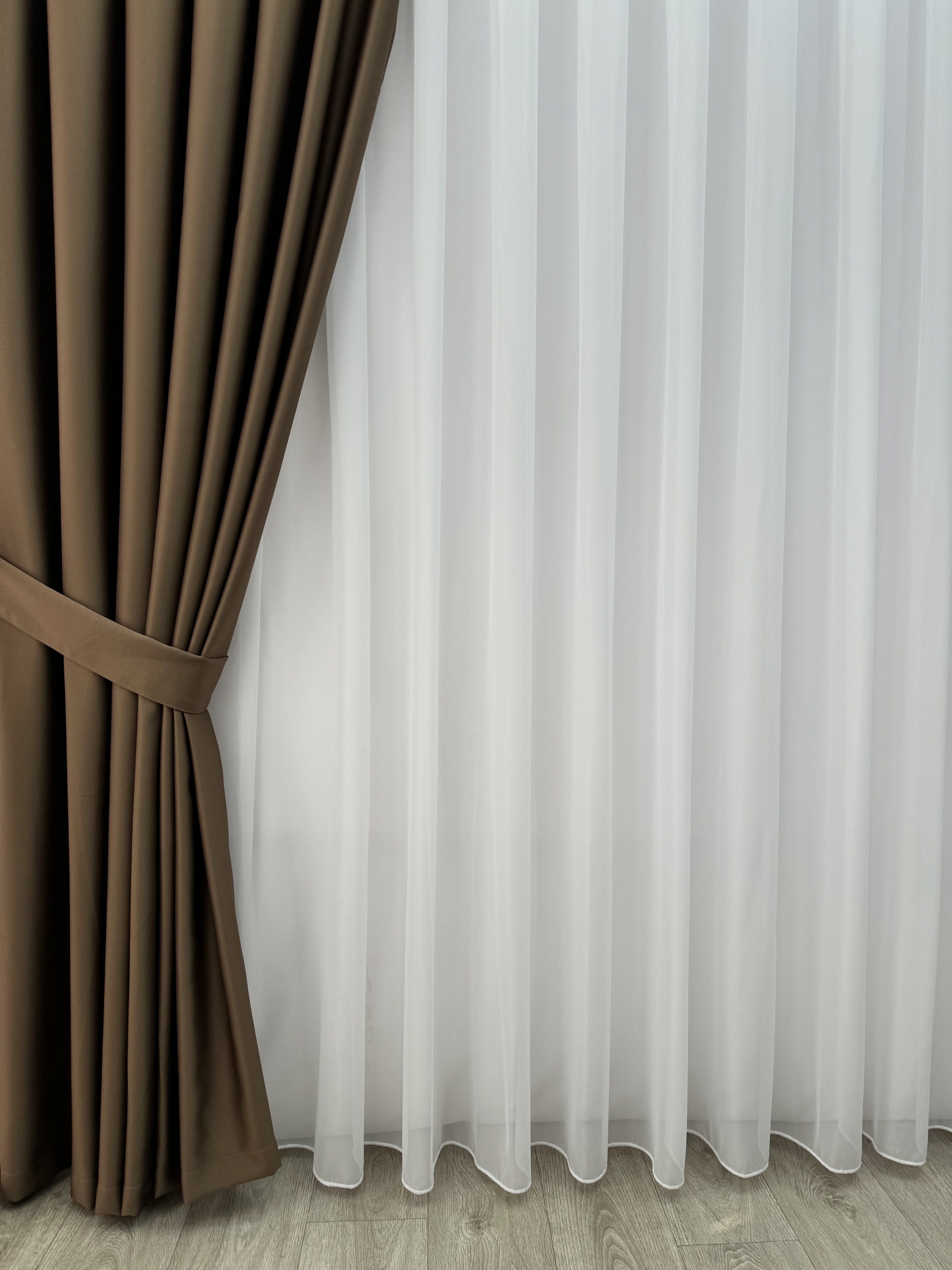 Monochrome "Blackout" curtain, brown color