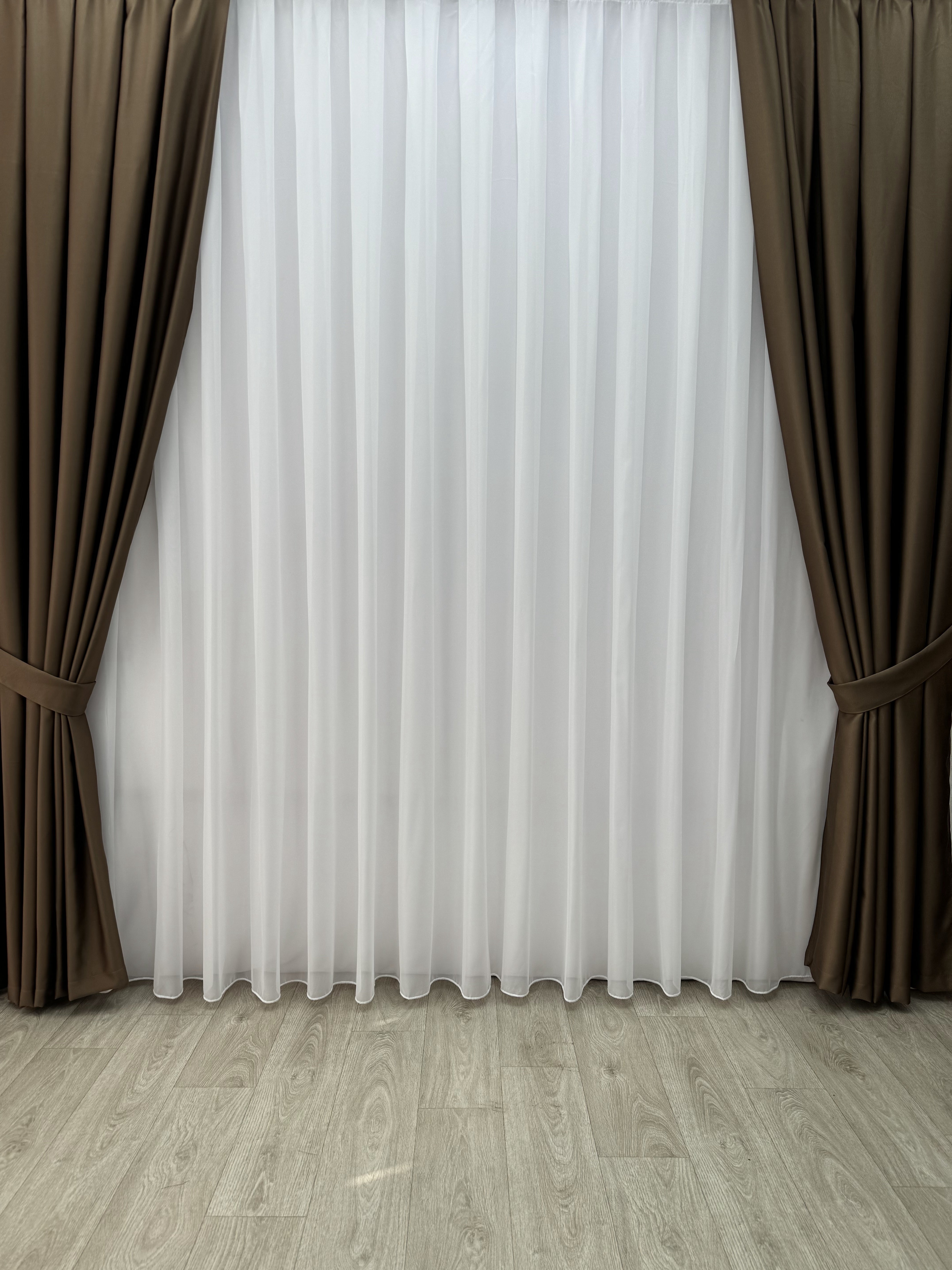 Monochrome "Blackout" curtain, brown color
