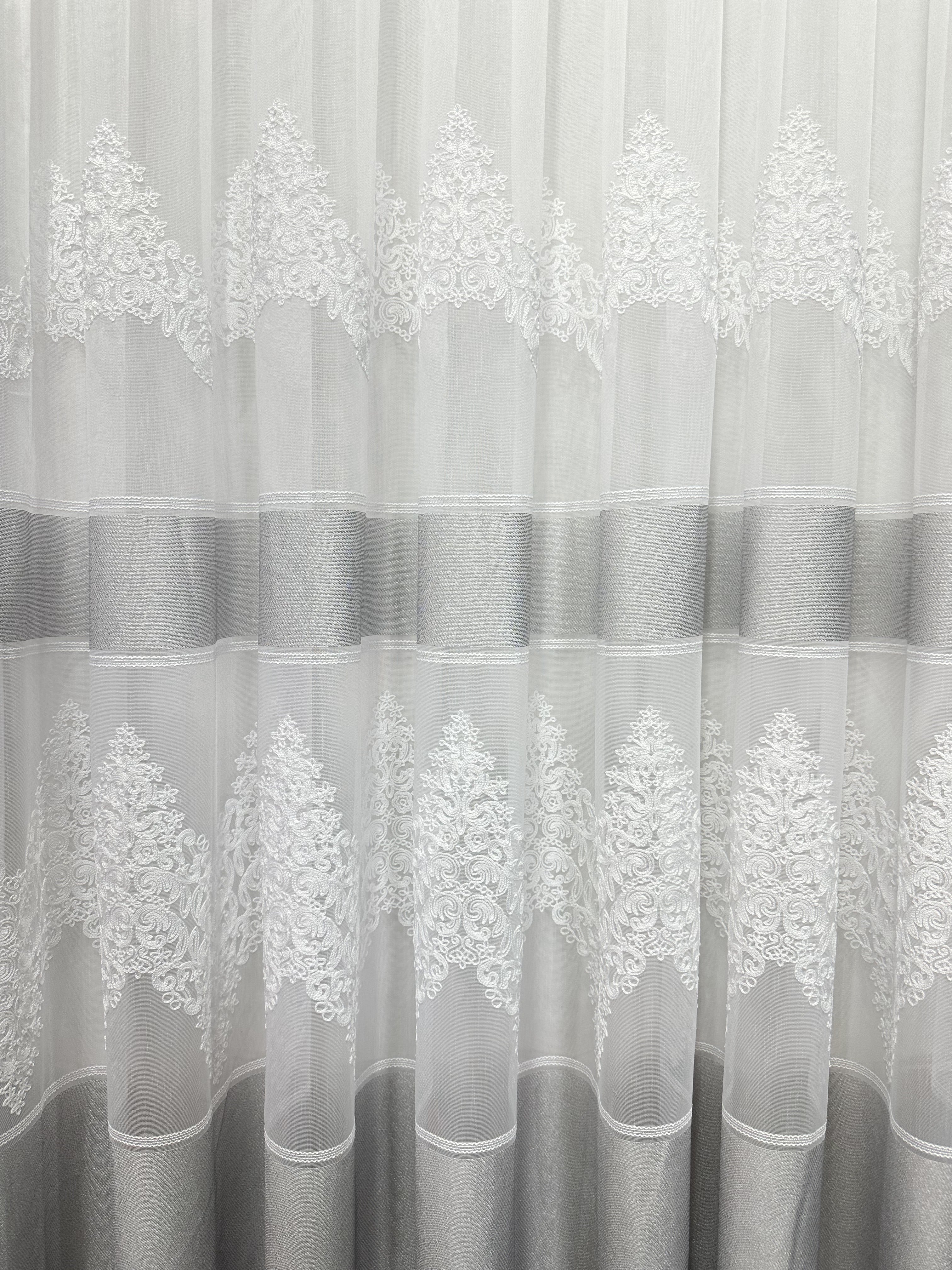 Bamboo-based tulle with chenille embroidery, light gray color