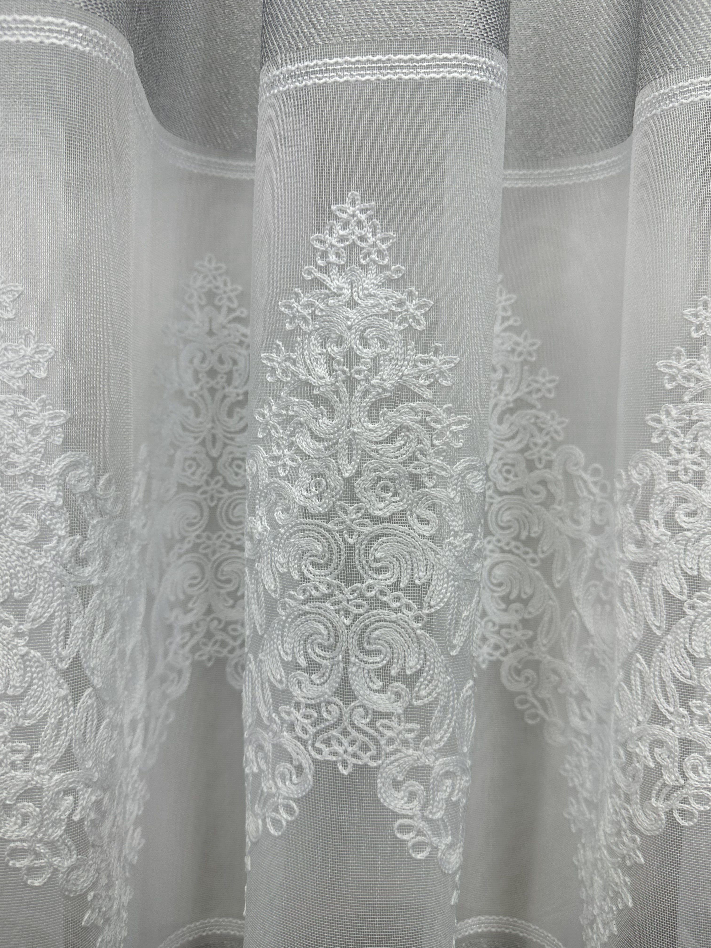 Bamboo-based tulle with chenille embroidery, light gray color