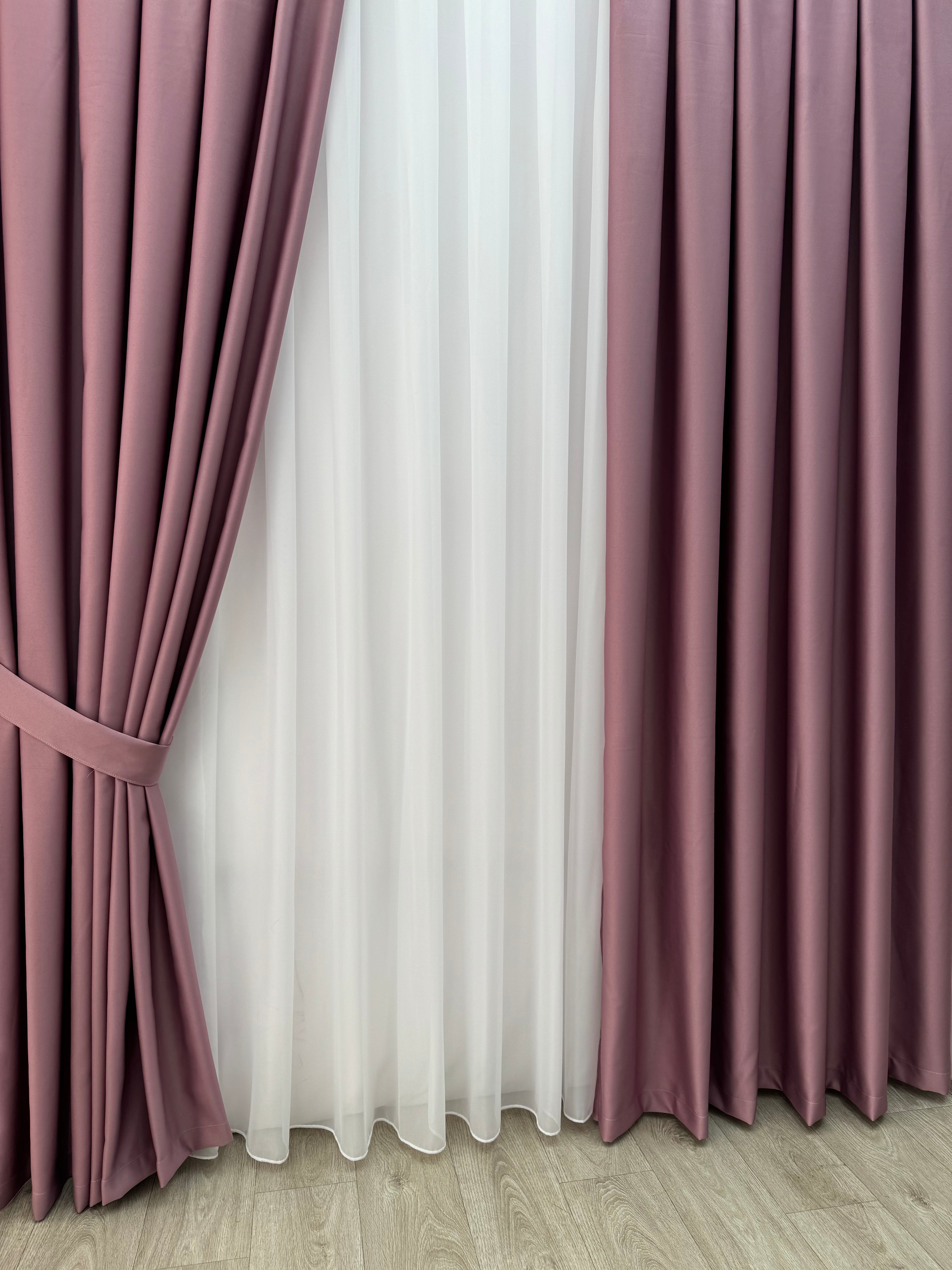 Monochrome "Blackout" curtain, lavender color