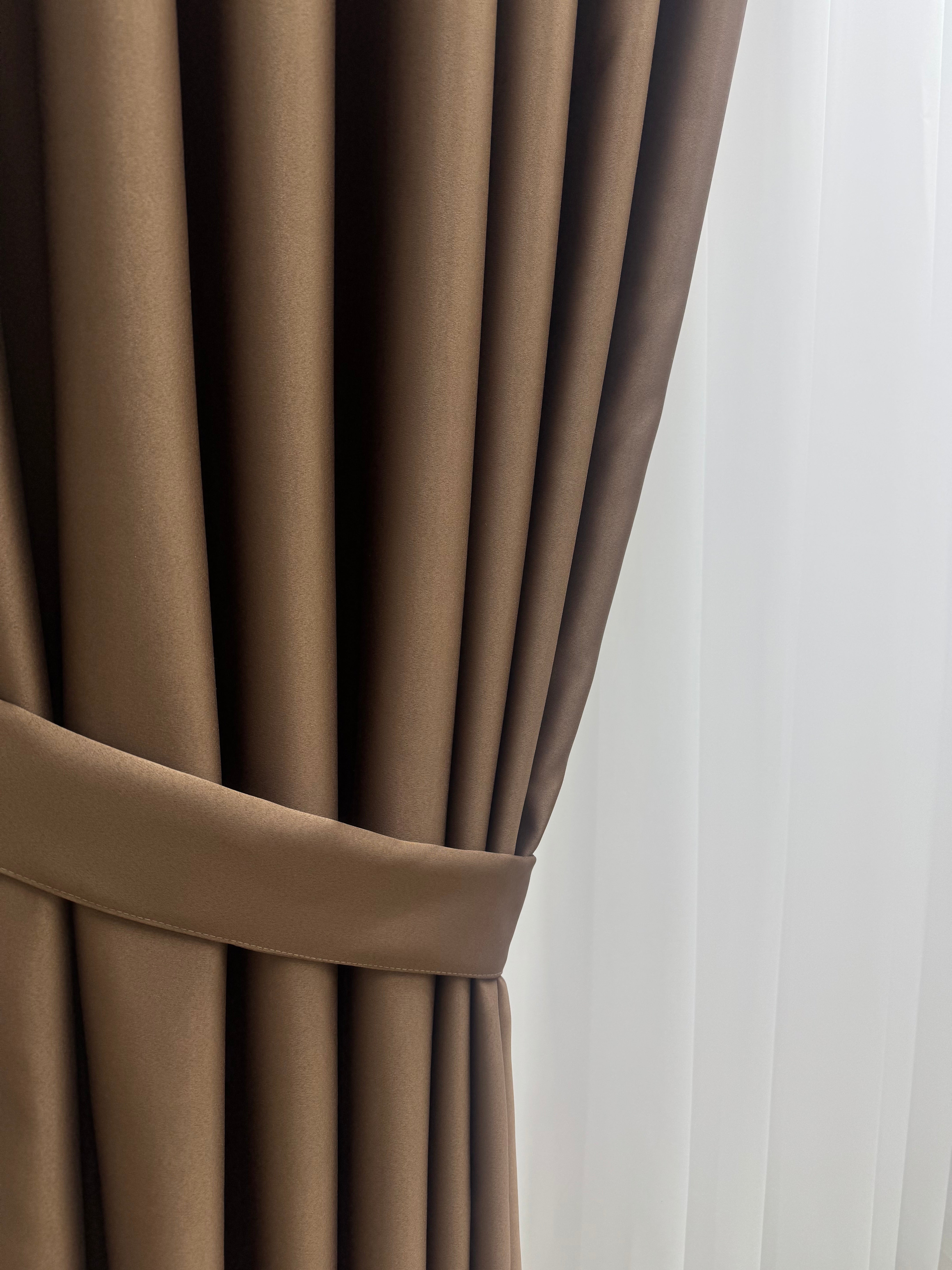 Monochrome "Blackout" curtain, light brown color