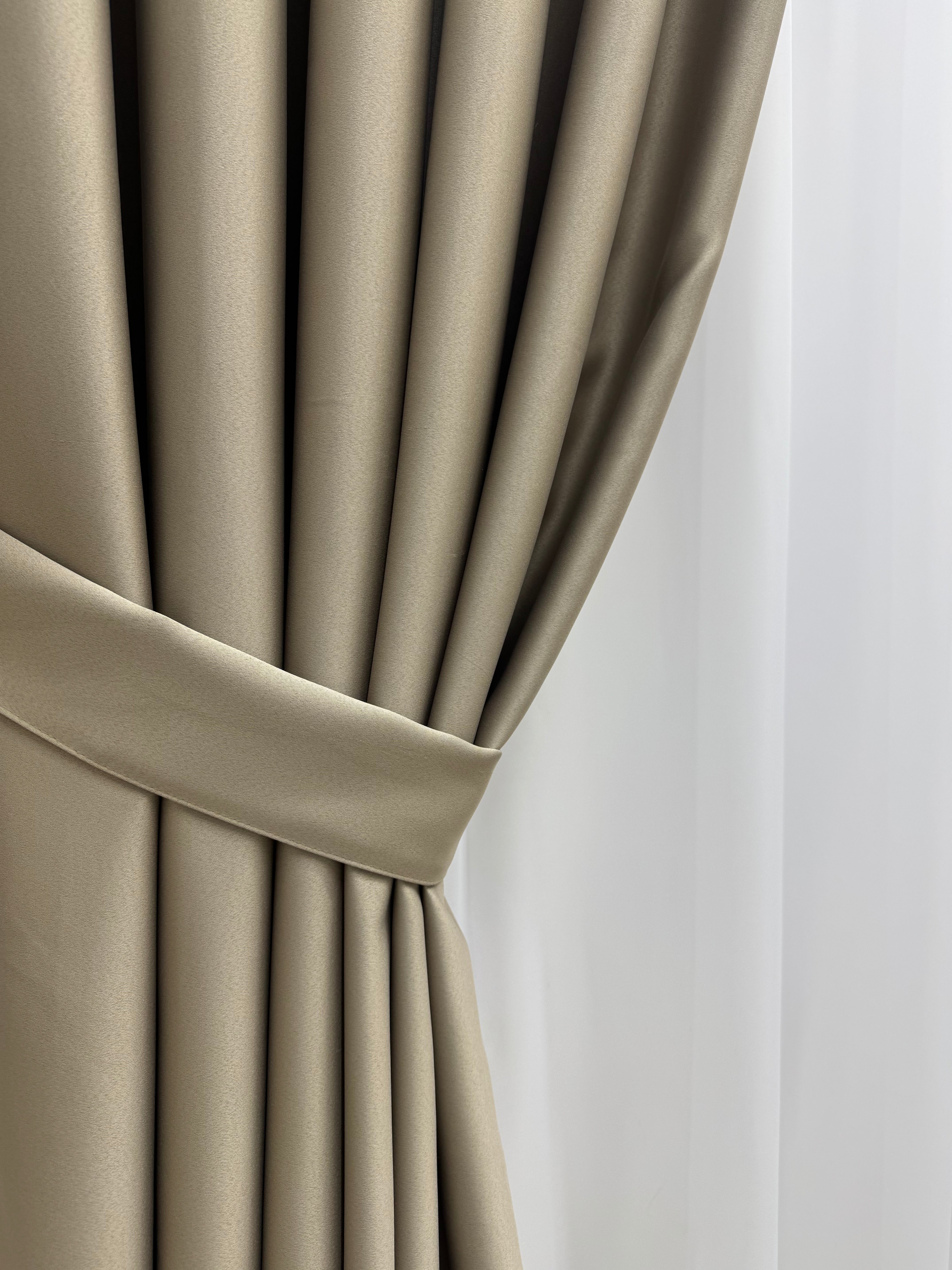 Monochrome "Blackout" curtain, cappuccino color