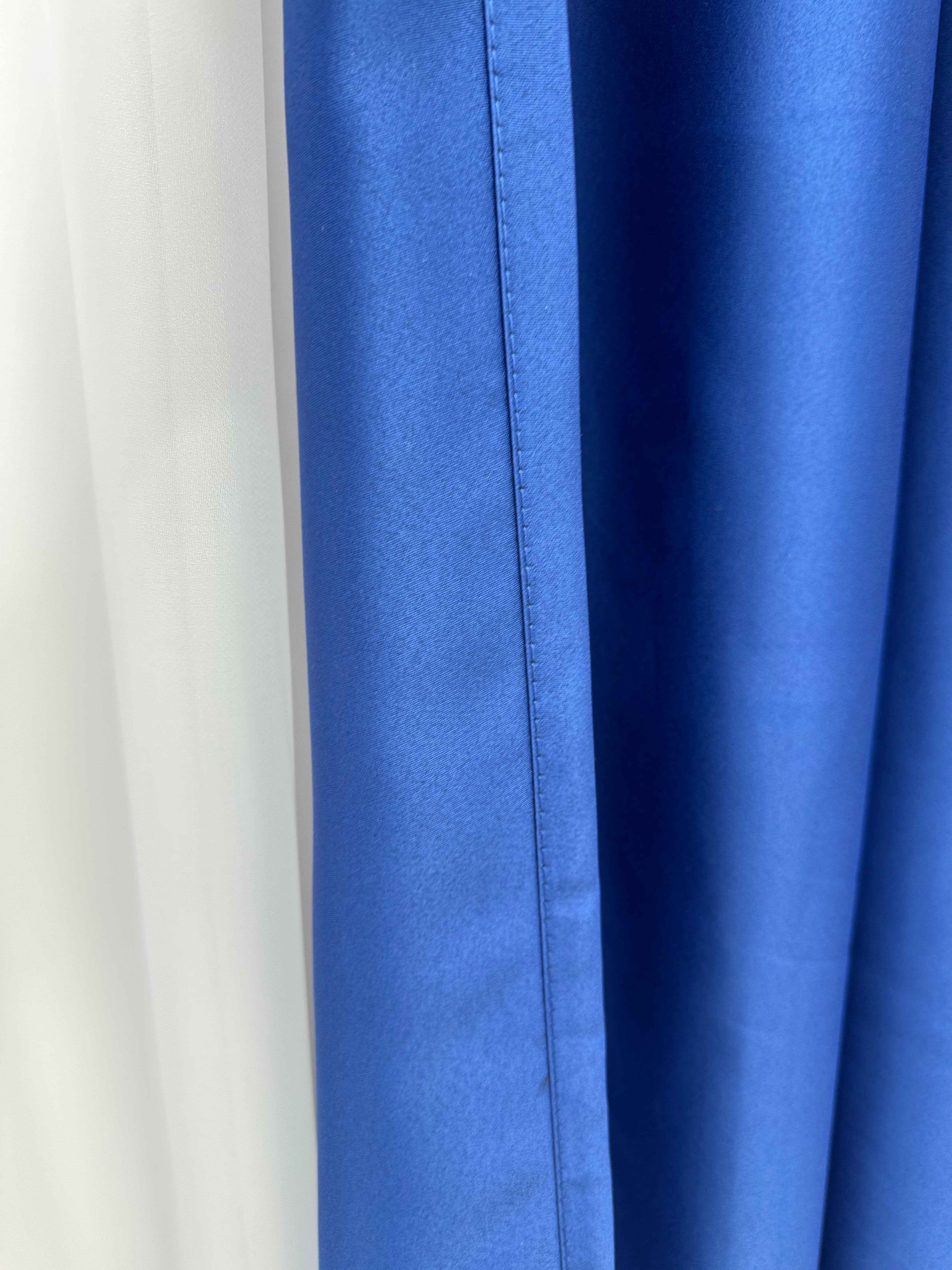 Monochrome "Blackout" curtain, dark blue color