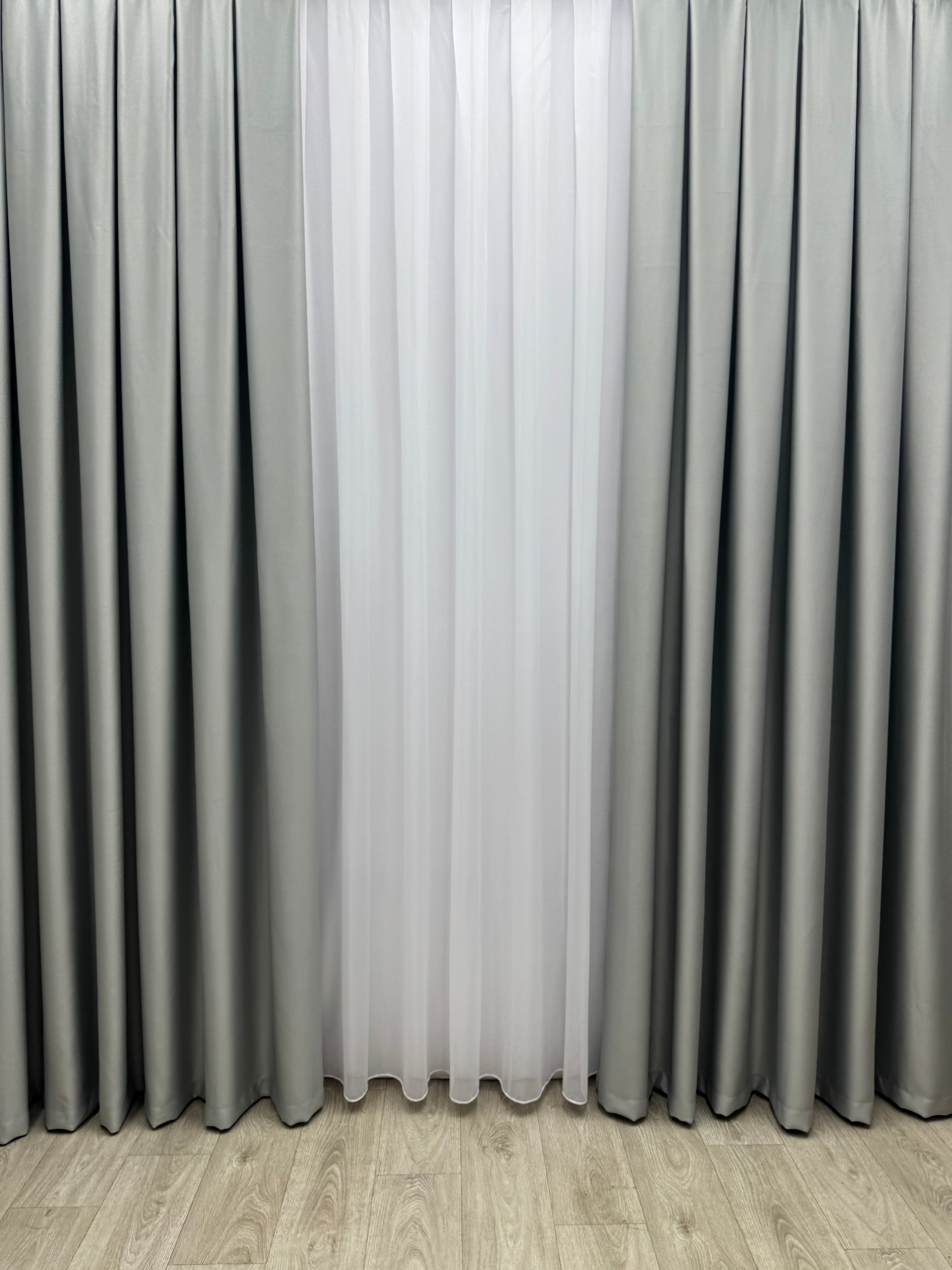Monochrome "Blackout" curtain, light gray color