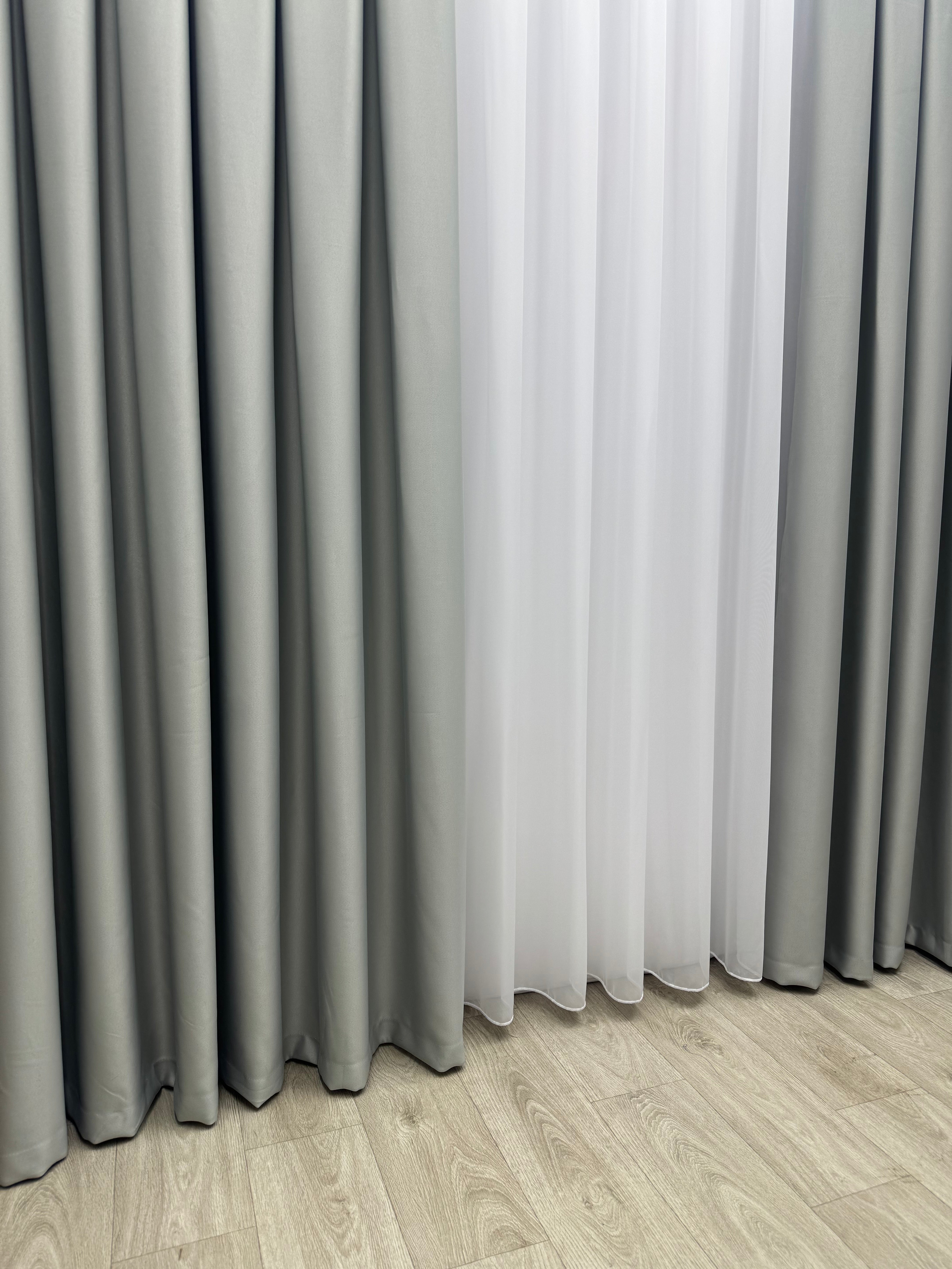 Monochrome "Blackout" curtain, light gray color