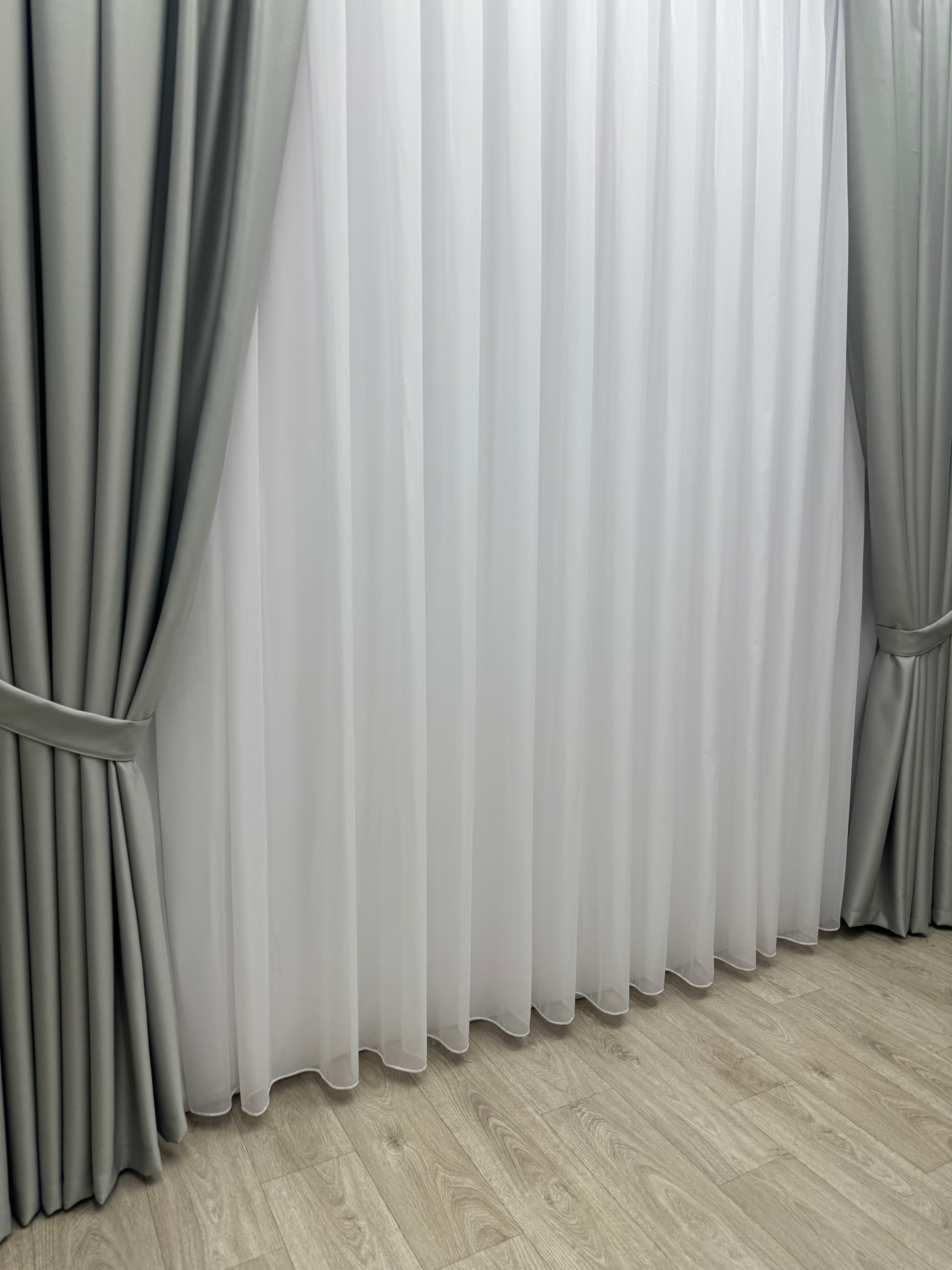 Monochrome "Blackout" curtain, light gray color