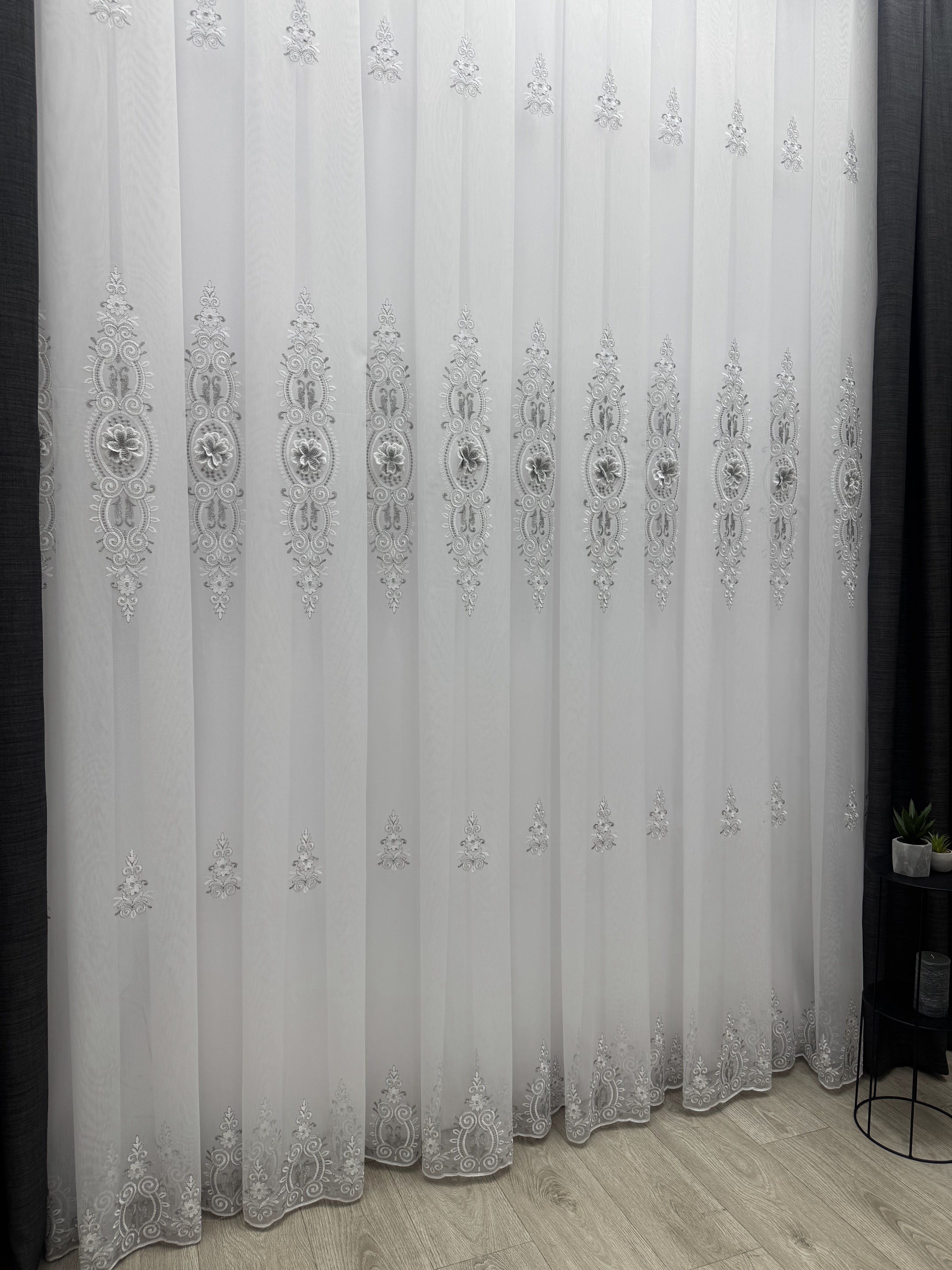 Bamboo-based tulle with 3D flowers and beautiful embroidery, gray color