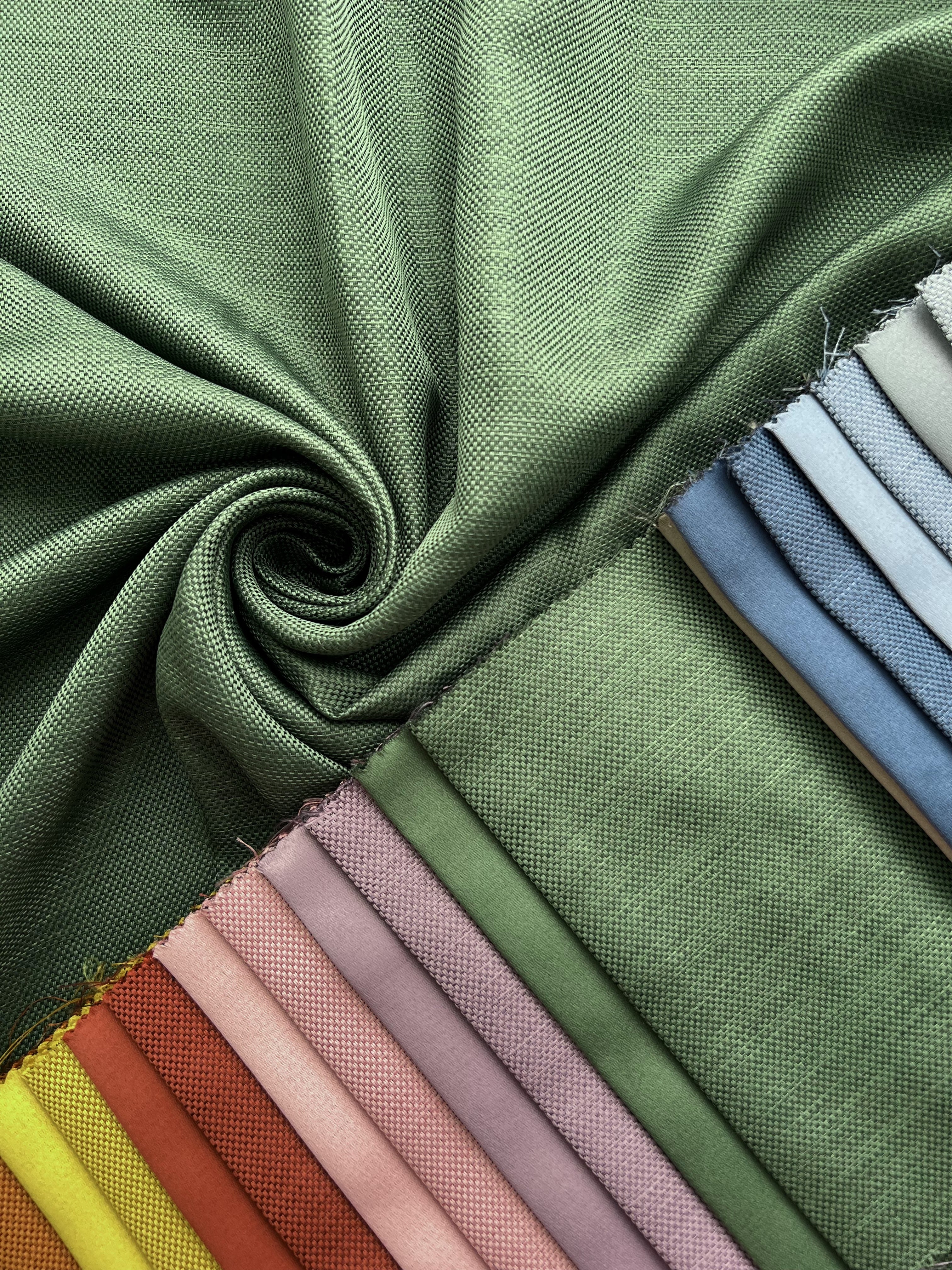 Plain linen woven curtain “Asil” with blackout lining, emerald green color