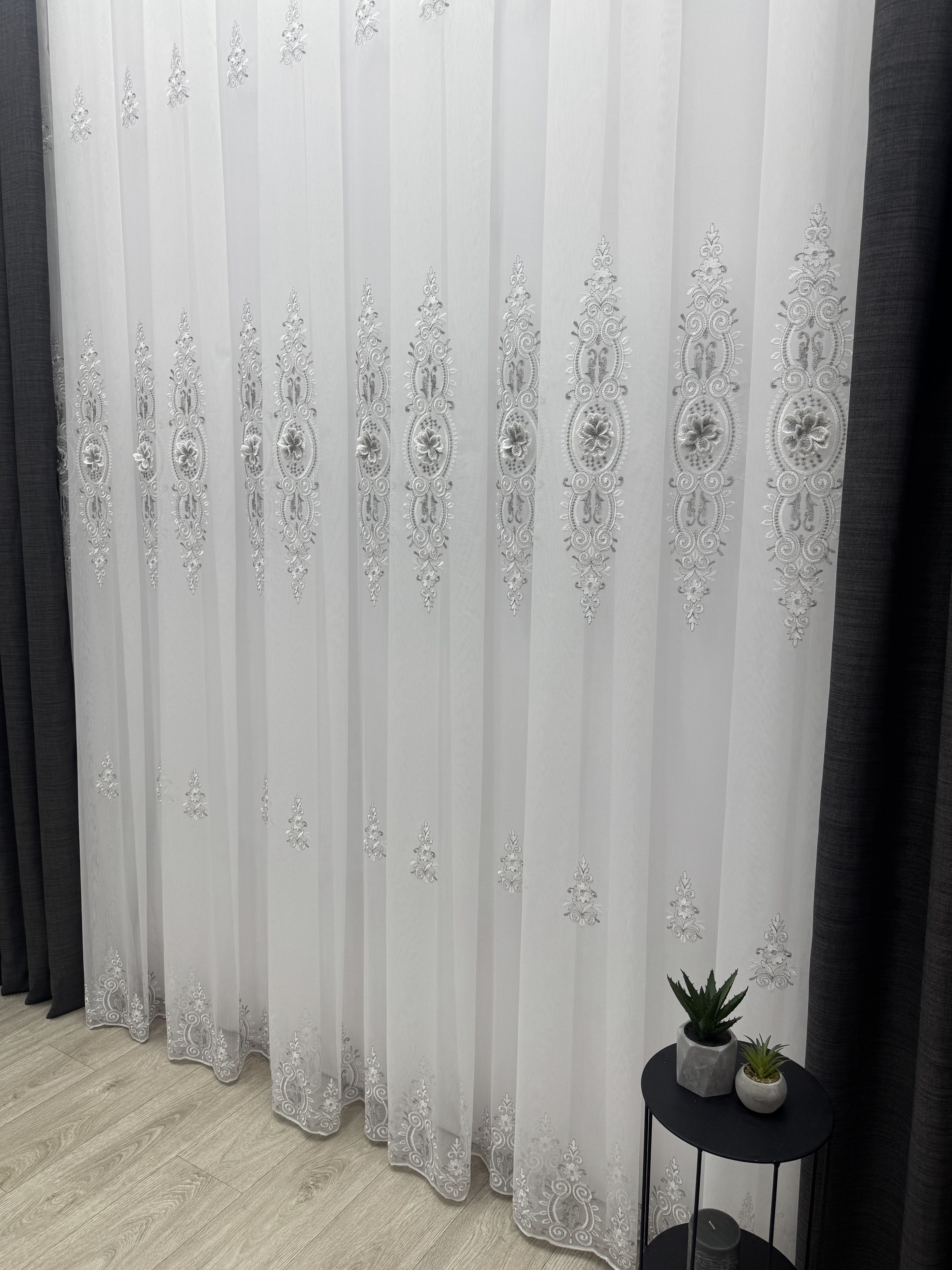 Bamboo-based tulle with 3D flowers and beautiful embroidery, gray color