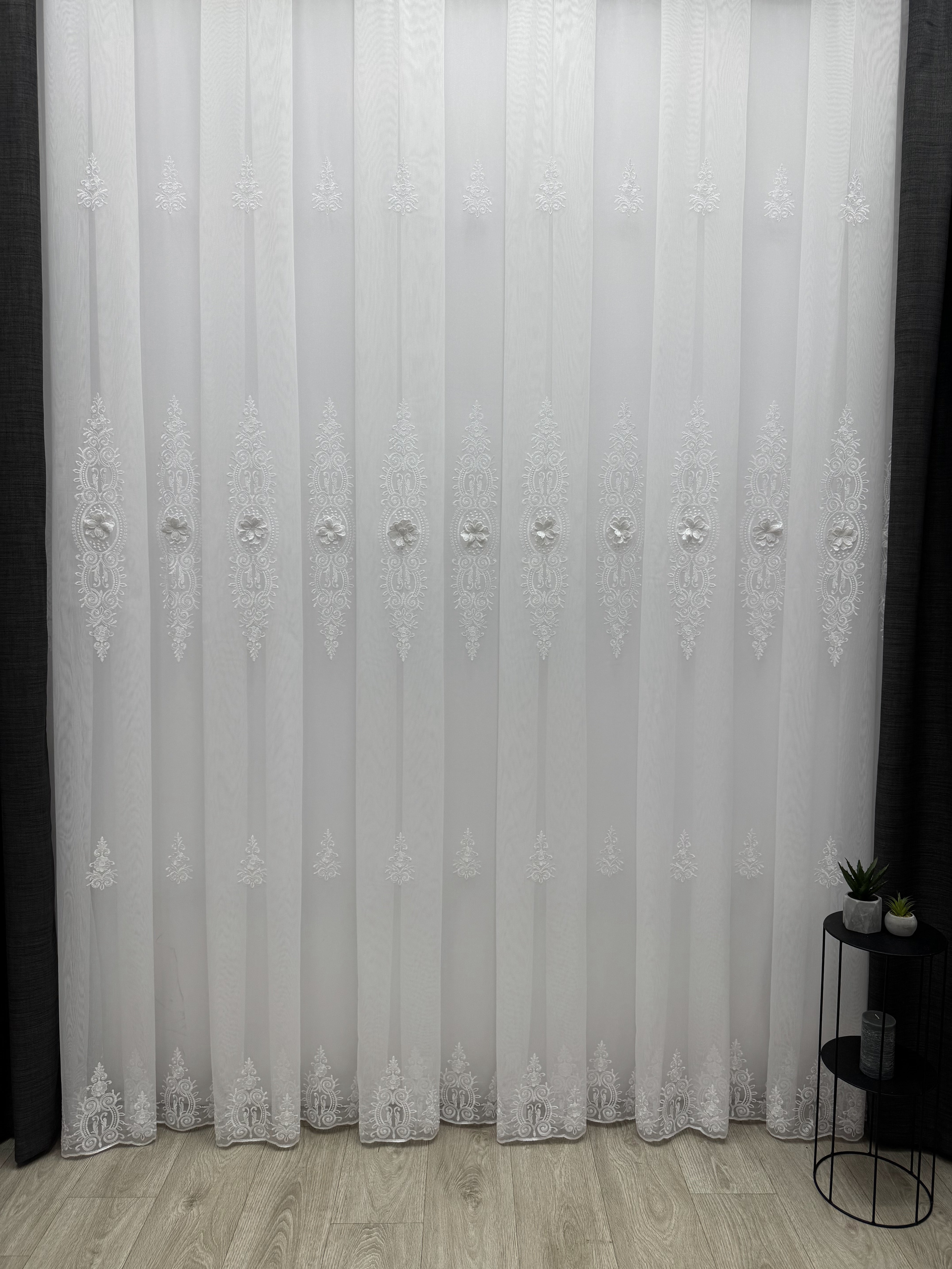 Bamboo-based tulle with 3D flowers and beautiful embroidery, white color