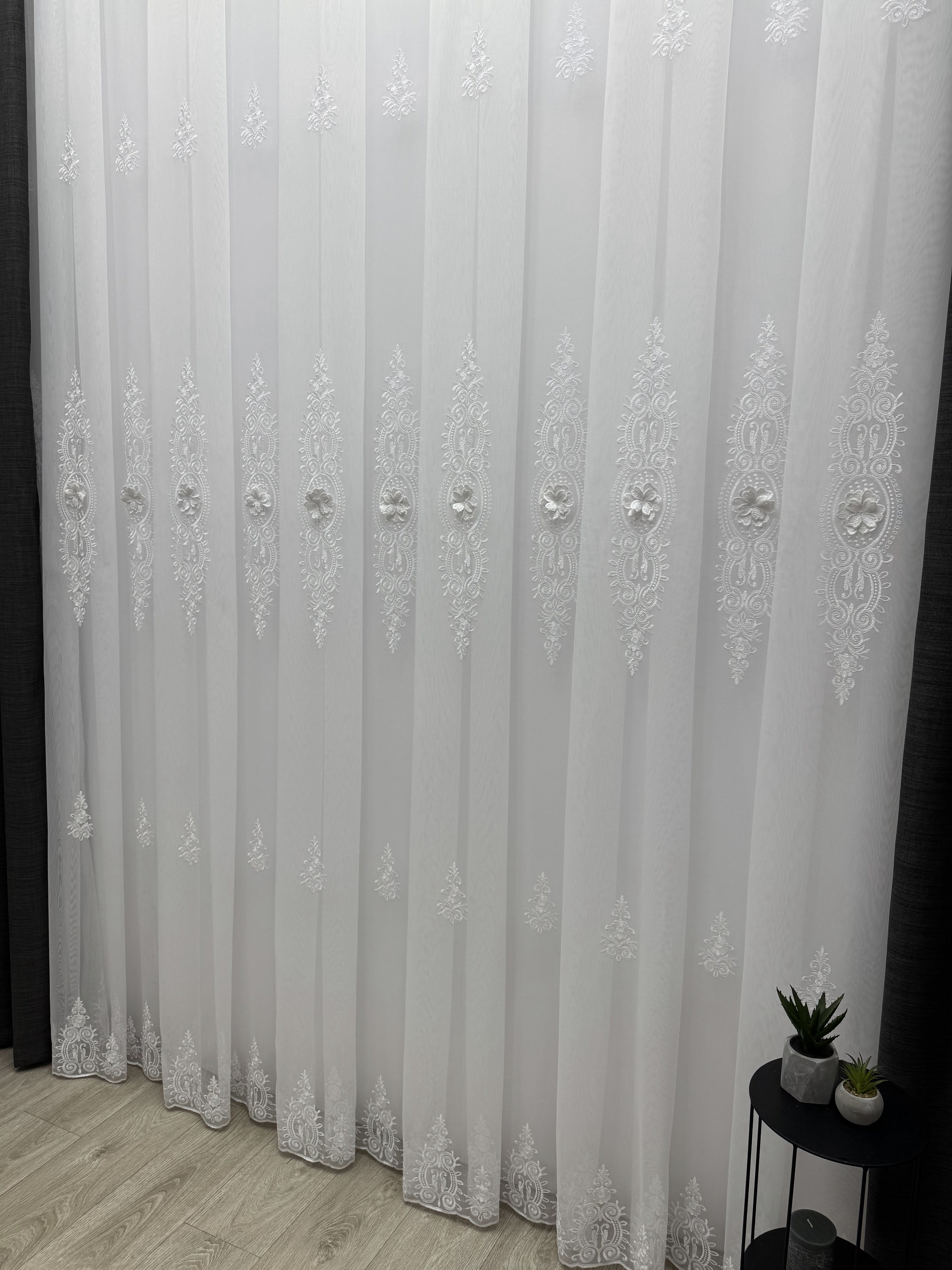 Bamboo-based tulle with 3D flowers and beautiful embroidery, white color