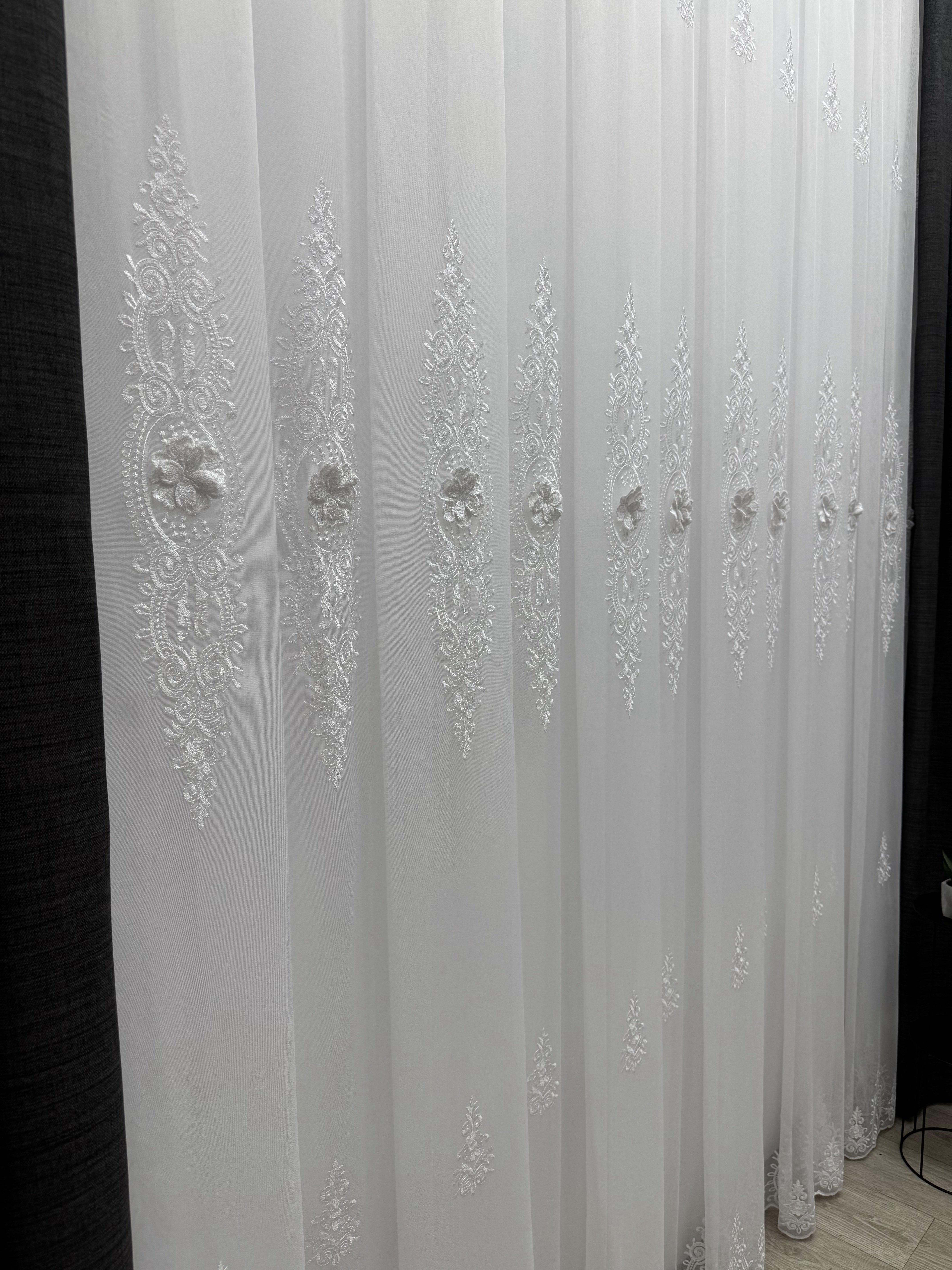 Bamboo-based tulle with 3D flowers and beautiful embroidery, white color
