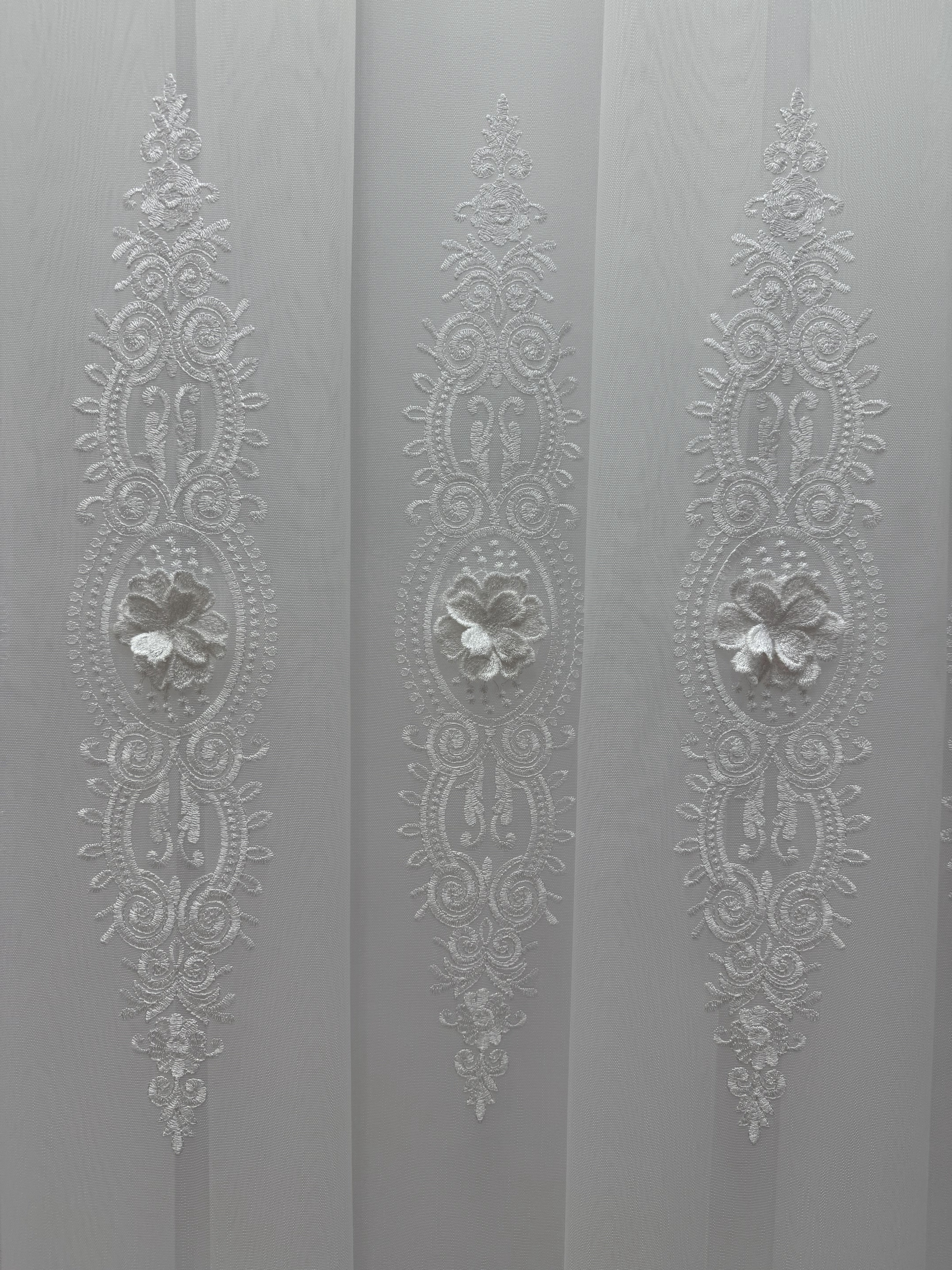 Bamboo-based tulle with 3D flowers and beautiful embroidery, white color