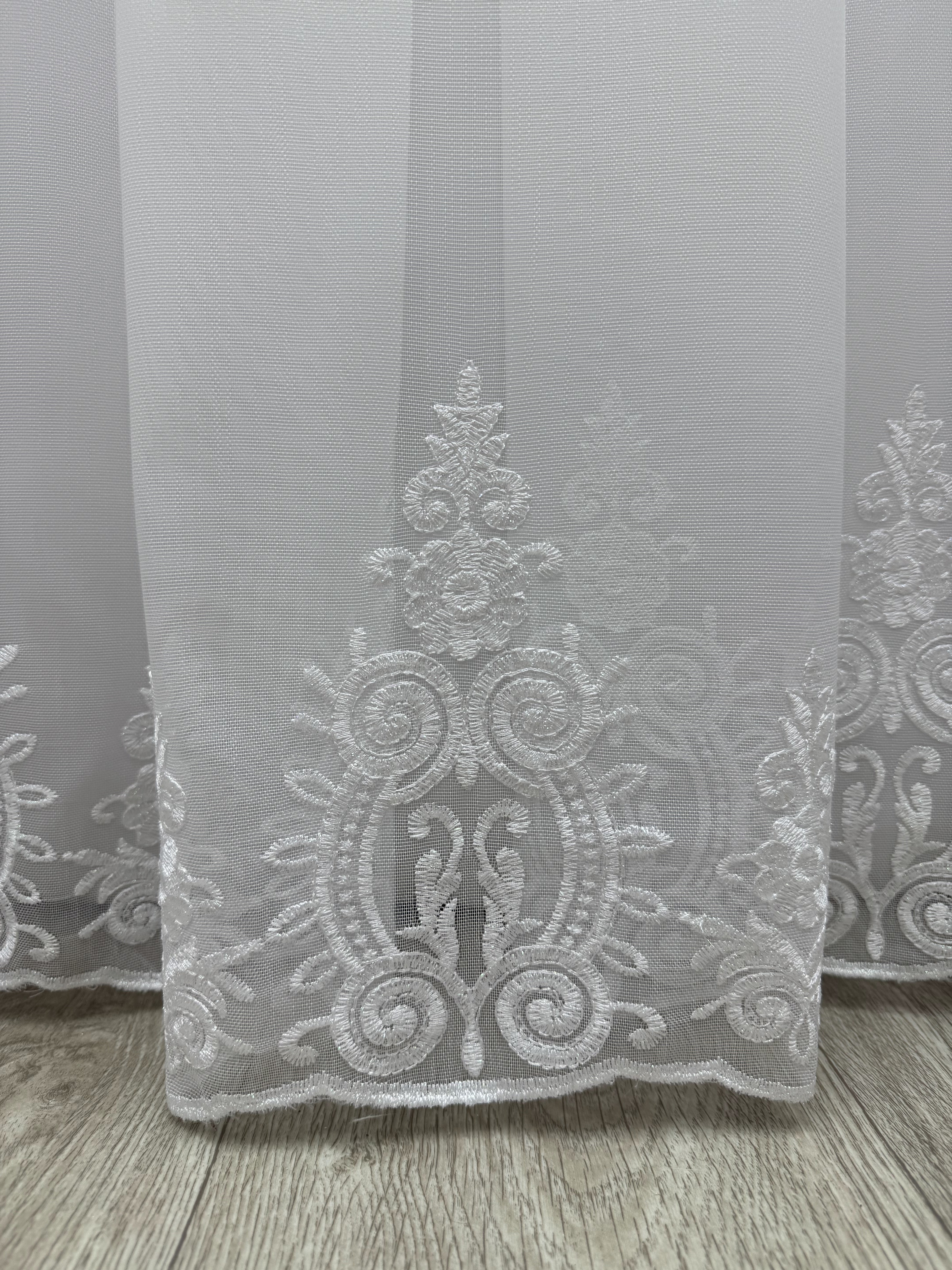 Bamboo-based tulle with 3D flowers and beautiful embroidery, white color