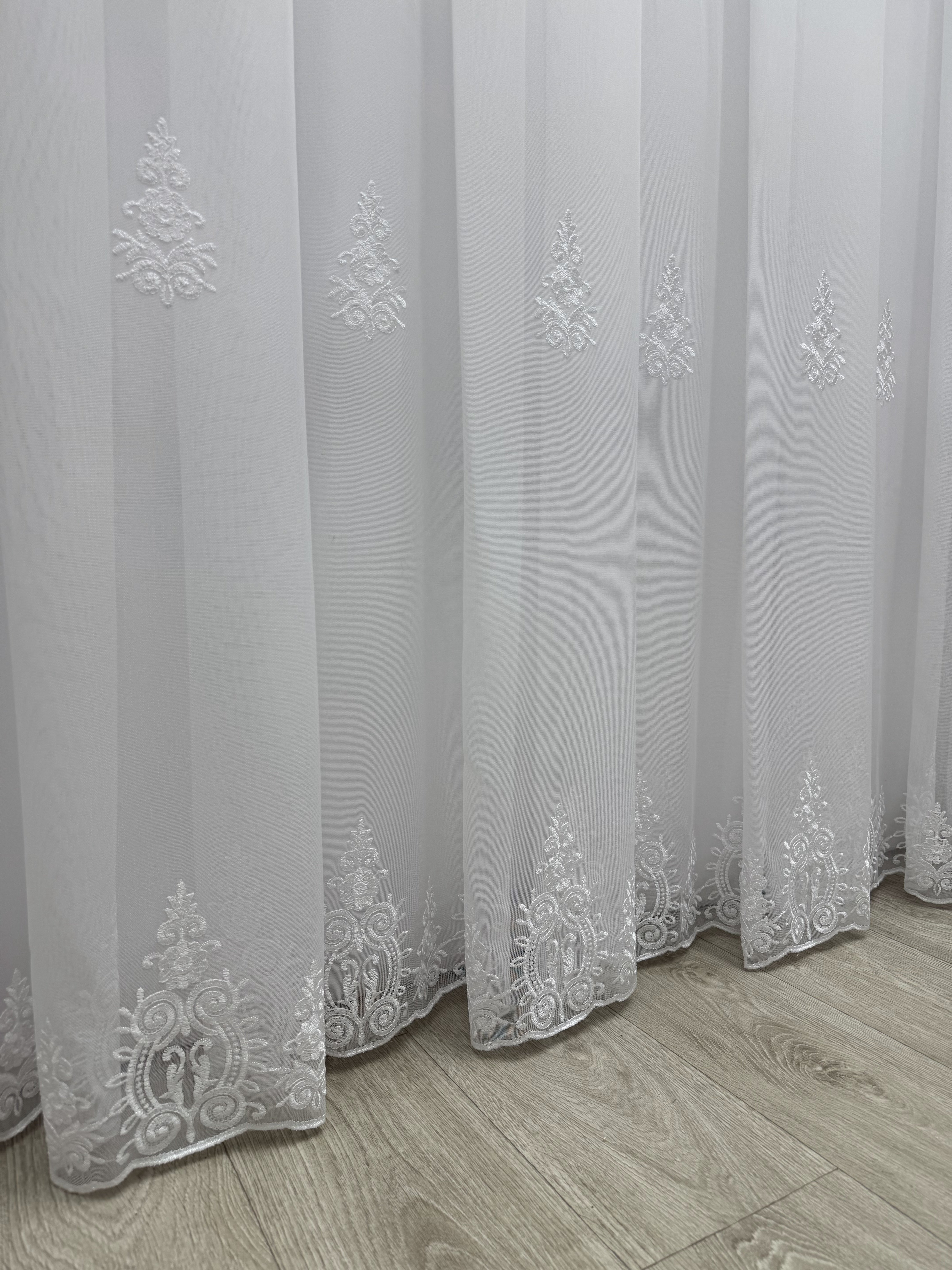 Bamboo-based tulle with 3D flowers and beautiful embroidery, white color