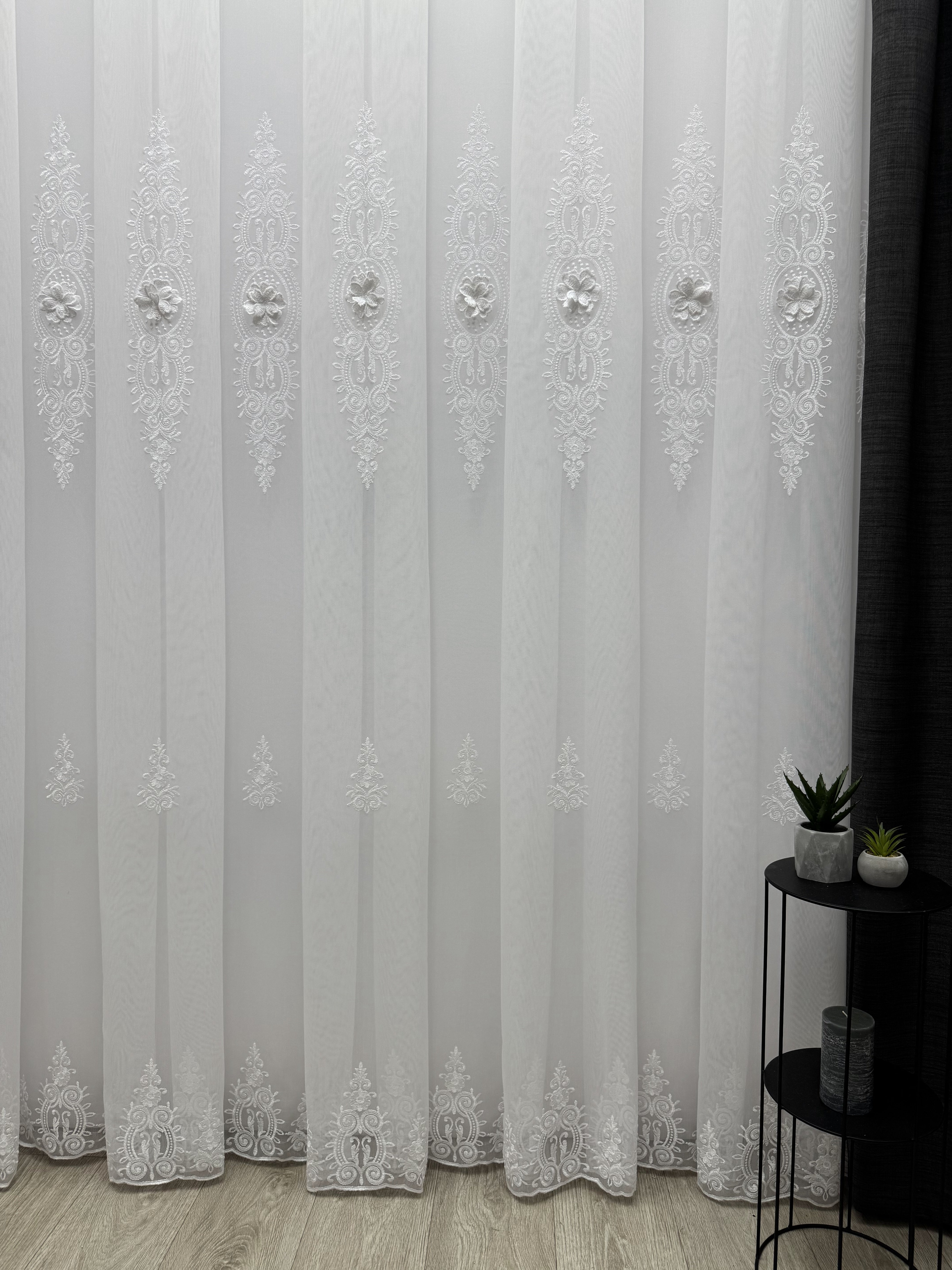 Bamboo-based tulle with 3D flowers and beautiful embroidery, white color